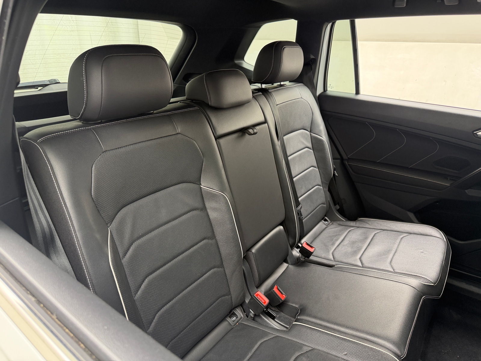 Thumbnail: 2022 Volkswagen Tiguan - 6