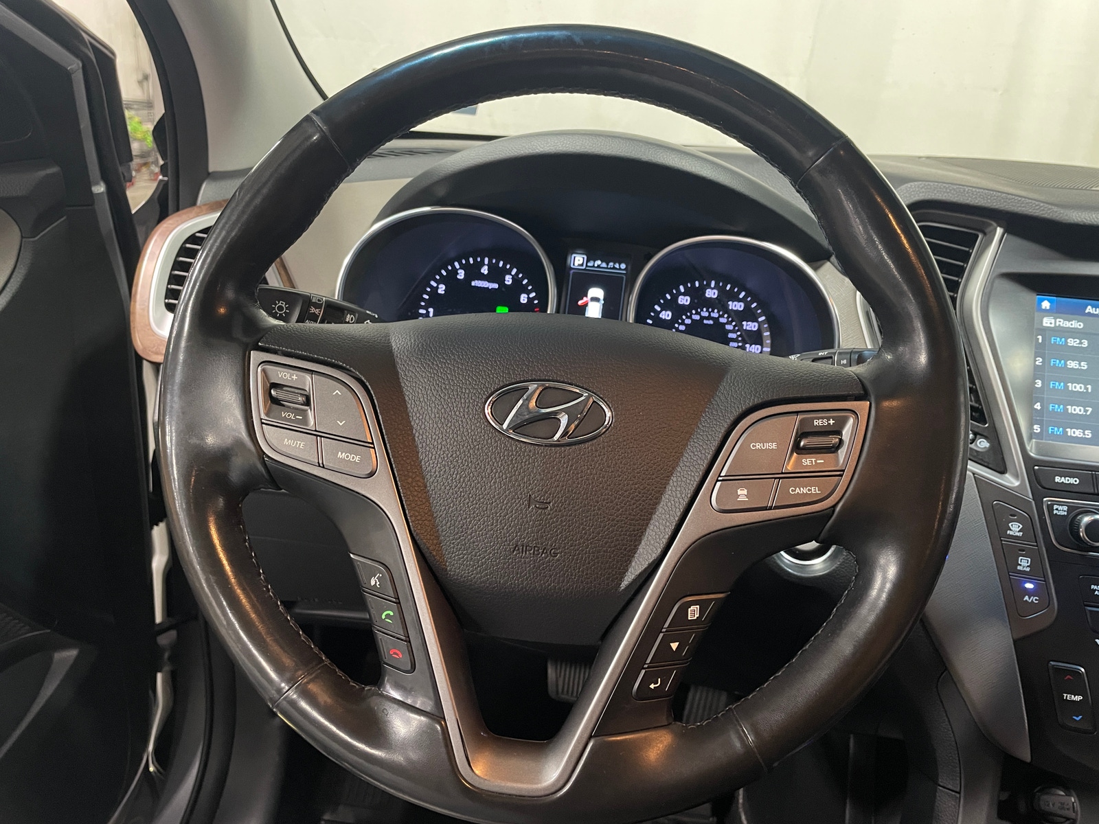 Thumbnail: 2019 Hyundai Santa Fe - 4