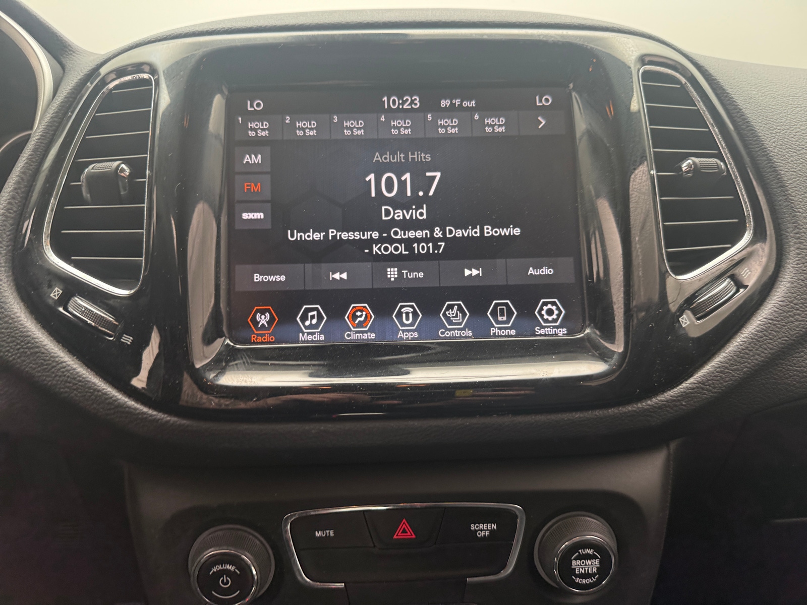 Thumbnail: 2019 Jeep Compass - 3