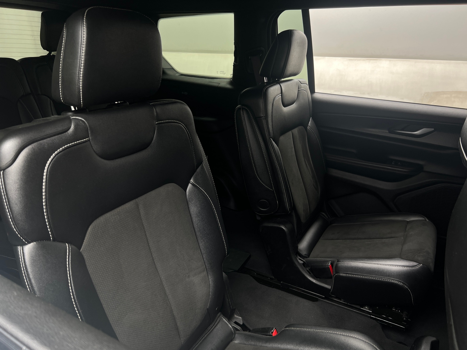 Thumbnail: 2023 Jeep Grand Cherokee L - 5