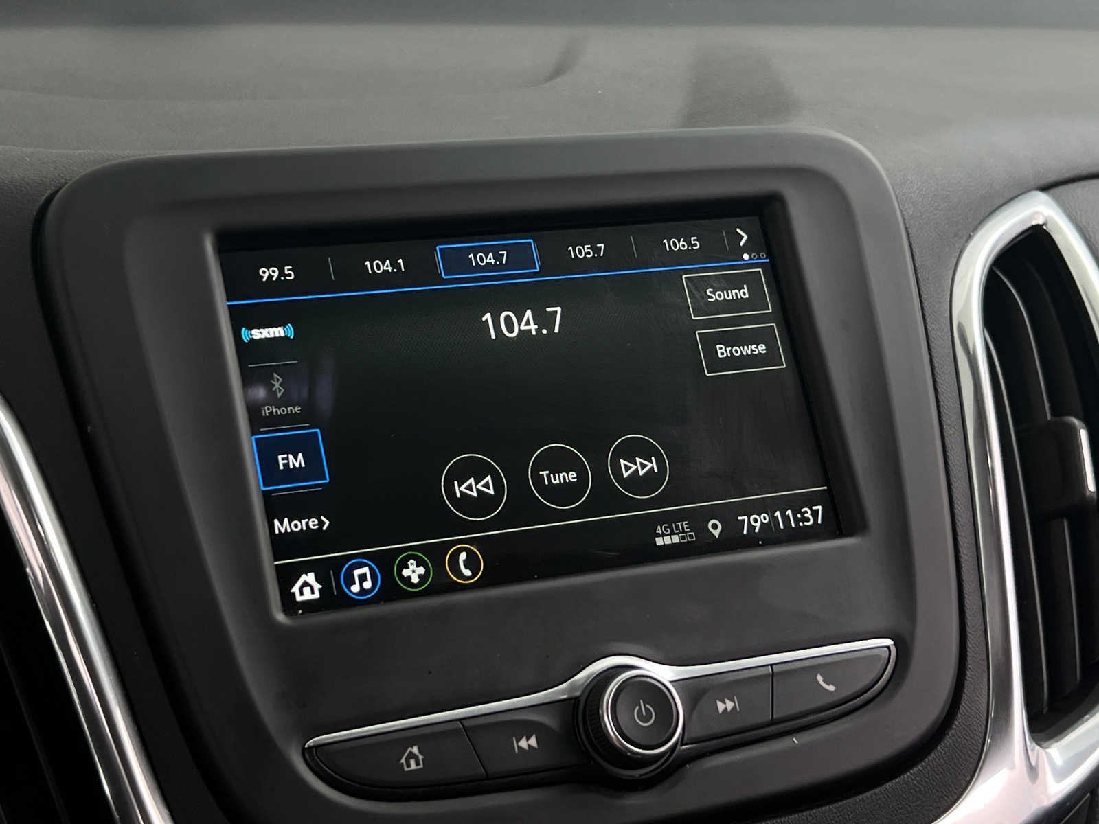 Thumbnail: 2019 Chevrolet Equinox - 4