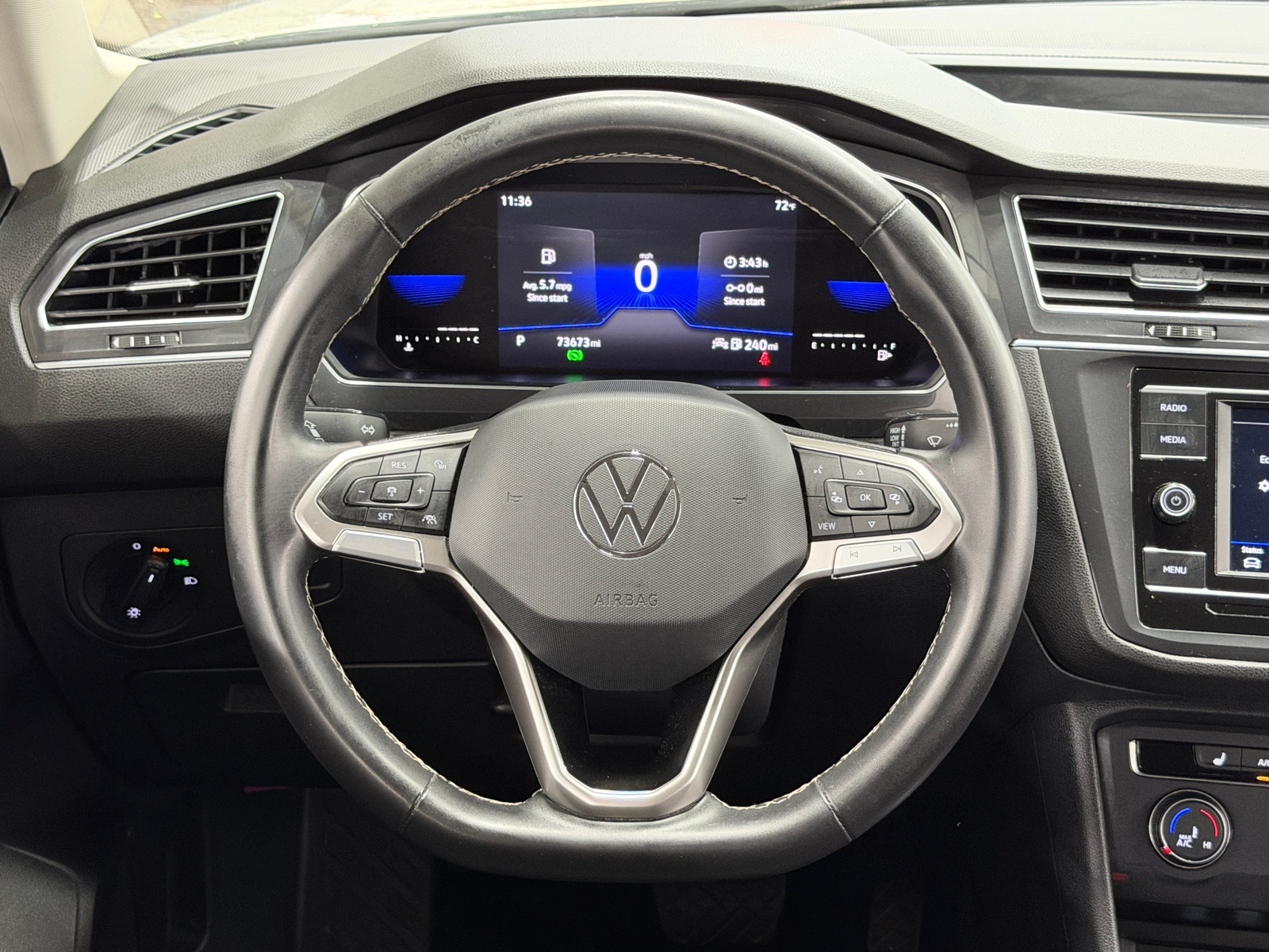 Thumbnail: 2022 Volkswagen Tiguan - 5
