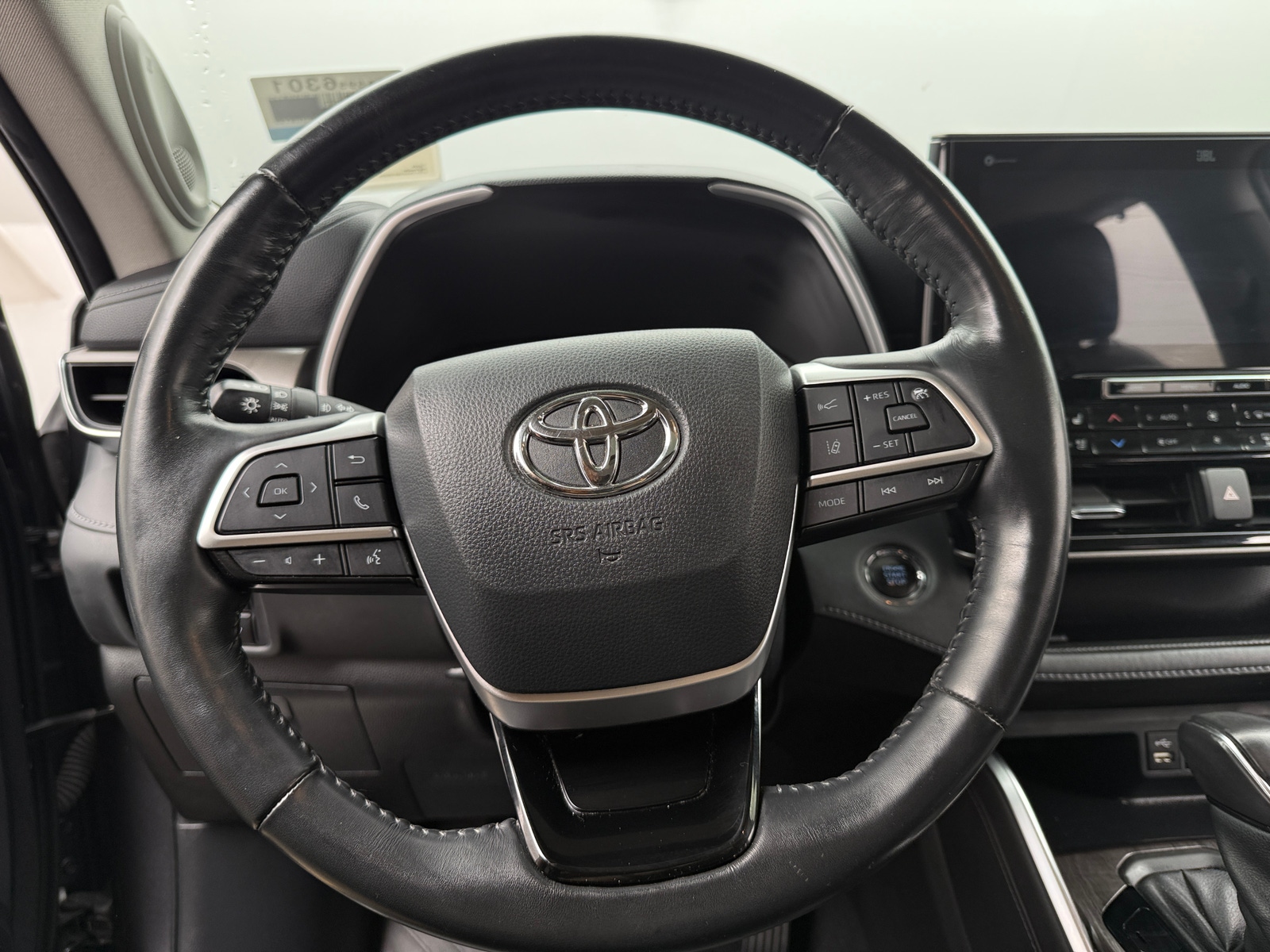 Thumbnail: 2022 Toyota Highlander - 4