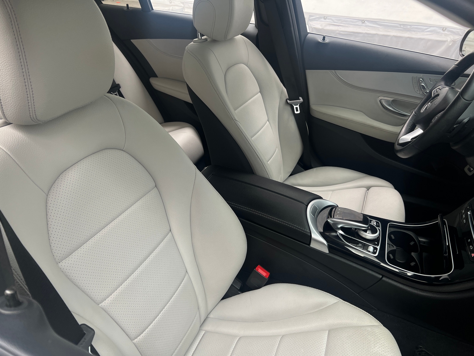Thumbnail: 2015 Mercedes-Benz C-Class - 2