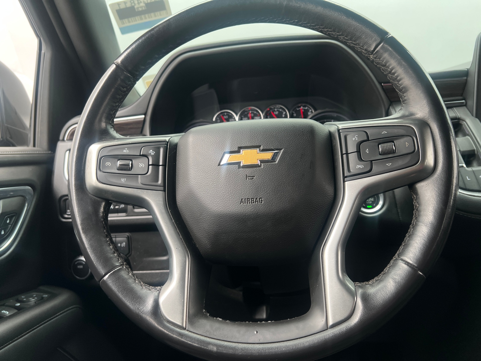 Thumbnail: 2022 Chevrolet Suburban - 5