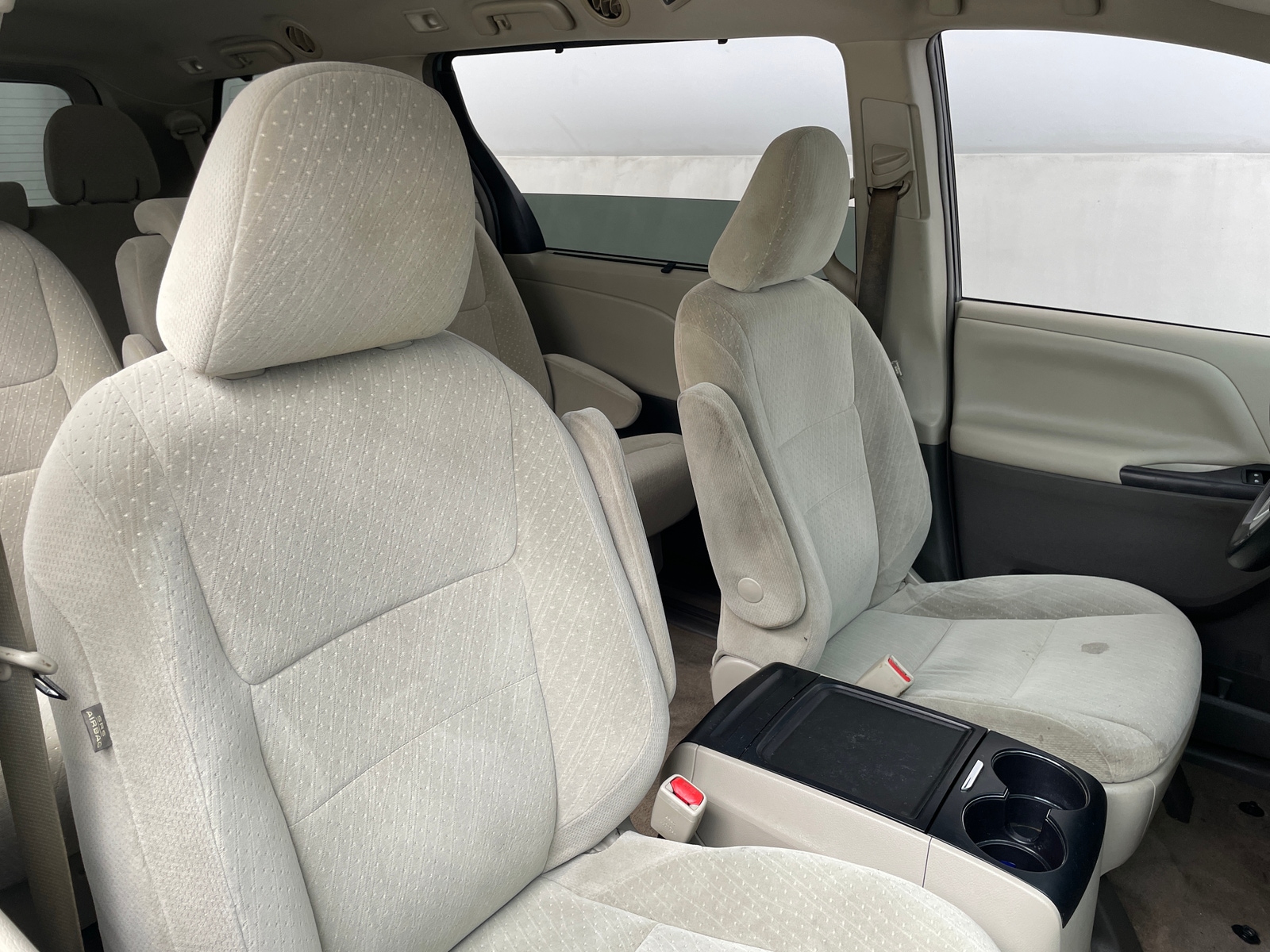 Thumbnail: 2017 Toyota Sienna - 2