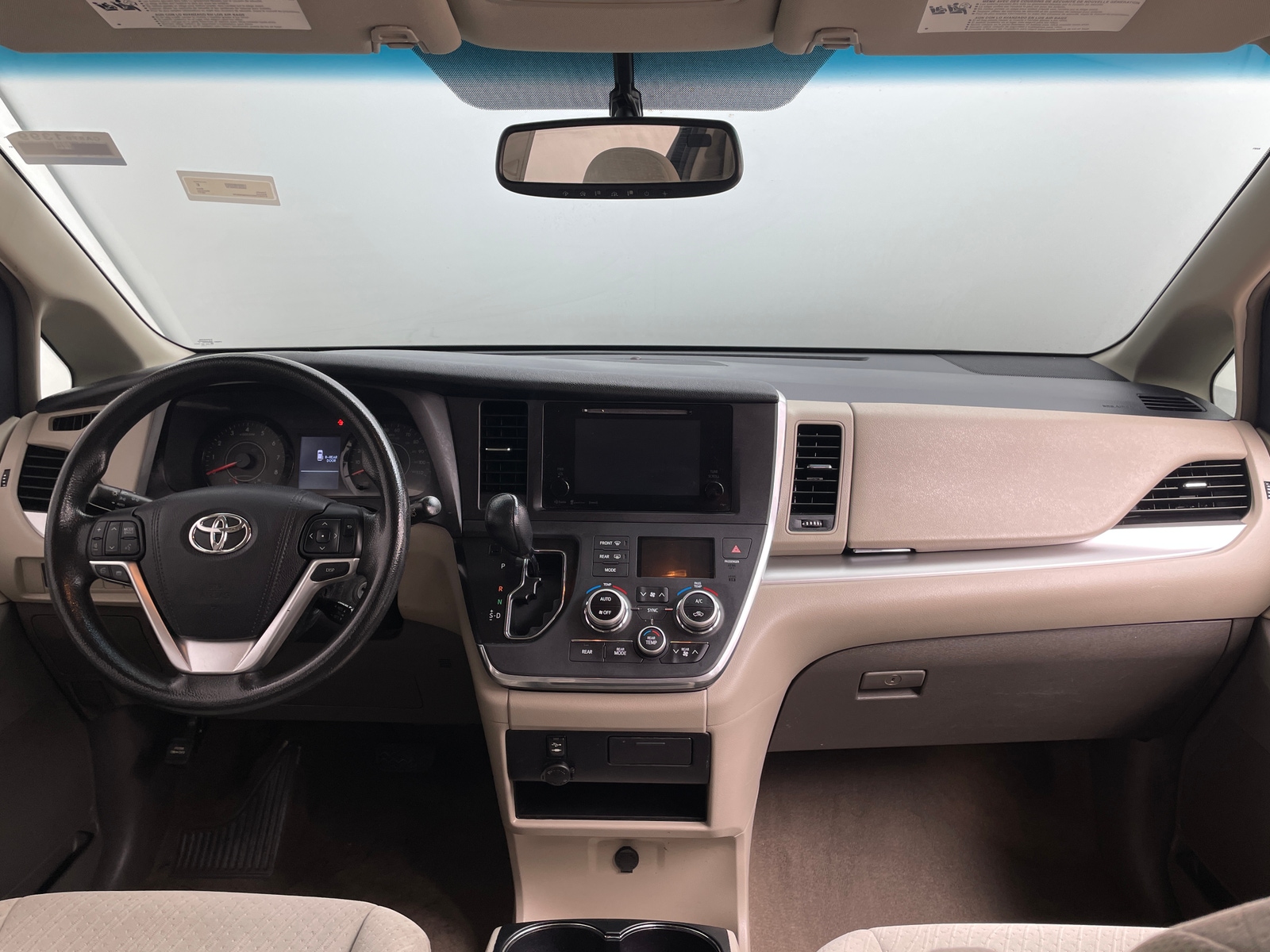 Thumbnail: 2017 Toyota Sienna - 3