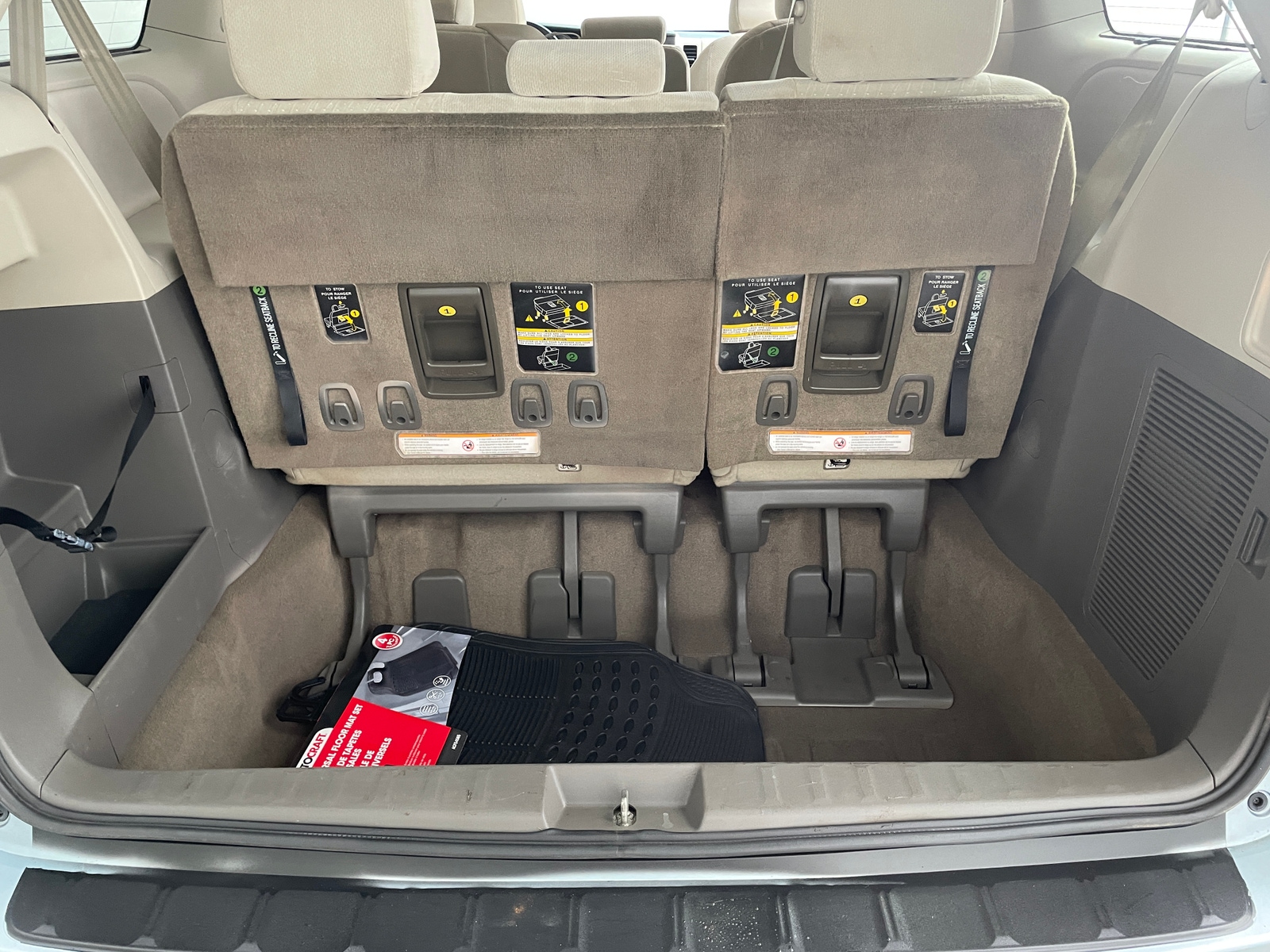 Thumbnail: 2017 Toyota Sienna - 7