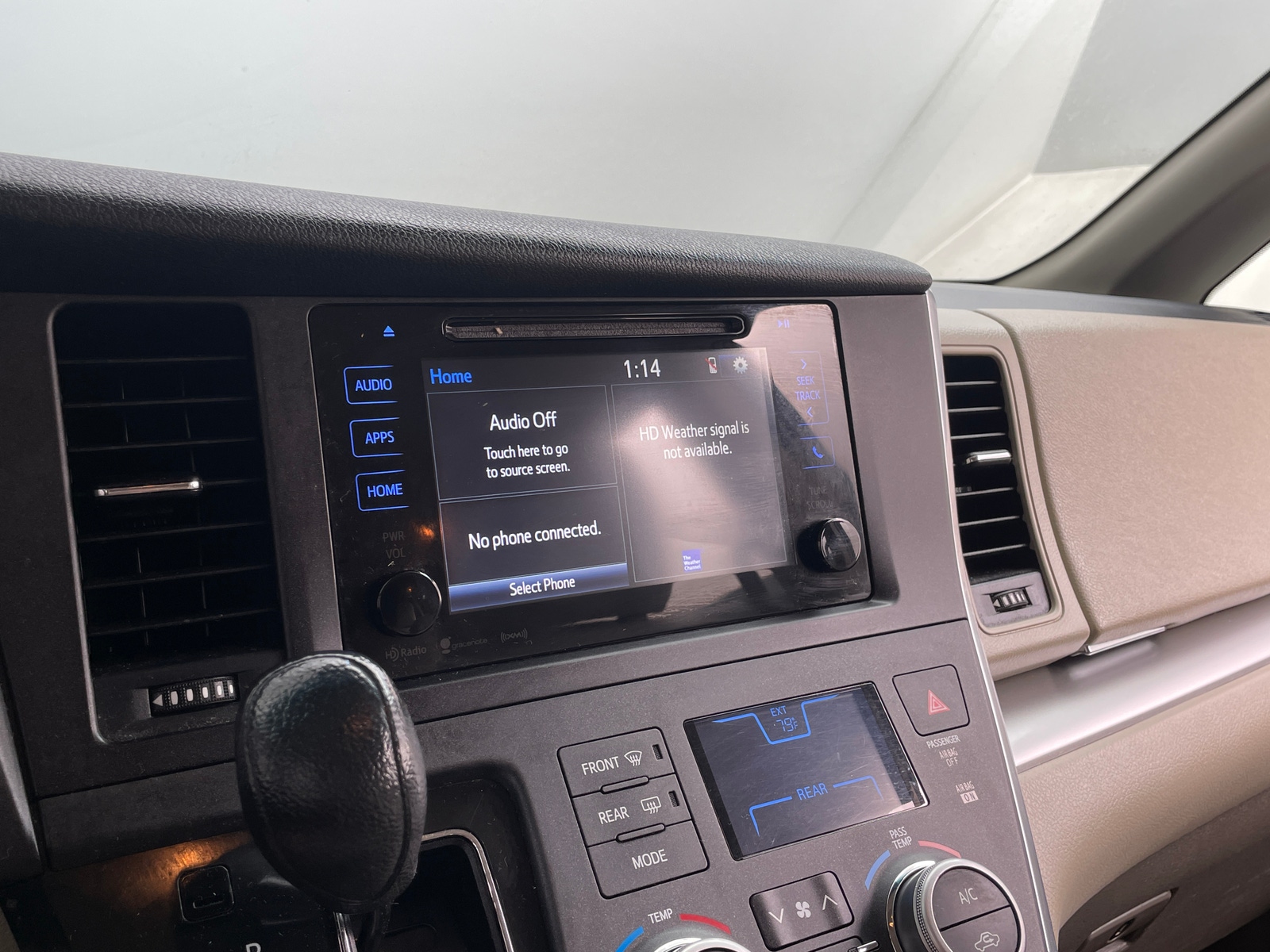 Thumbnail: 2017 Toyota Sienna - 4