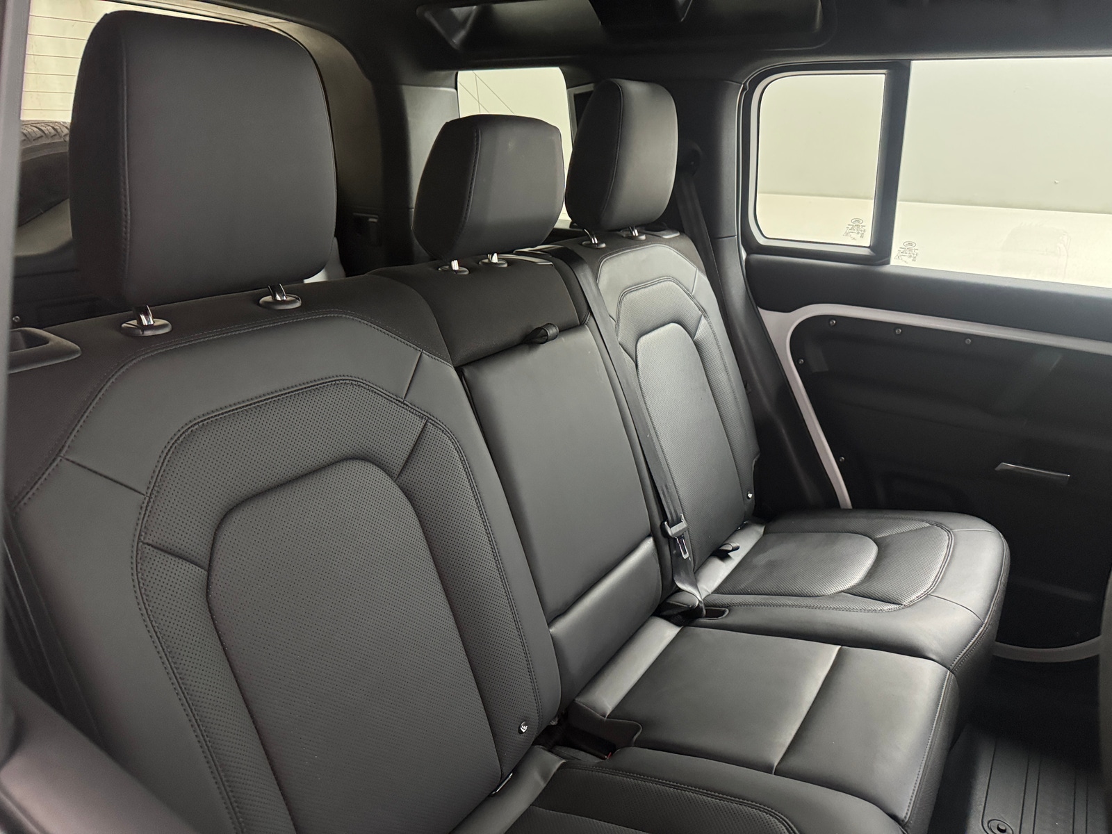 Thumbnail: 2025 Land Rover Defender - 6