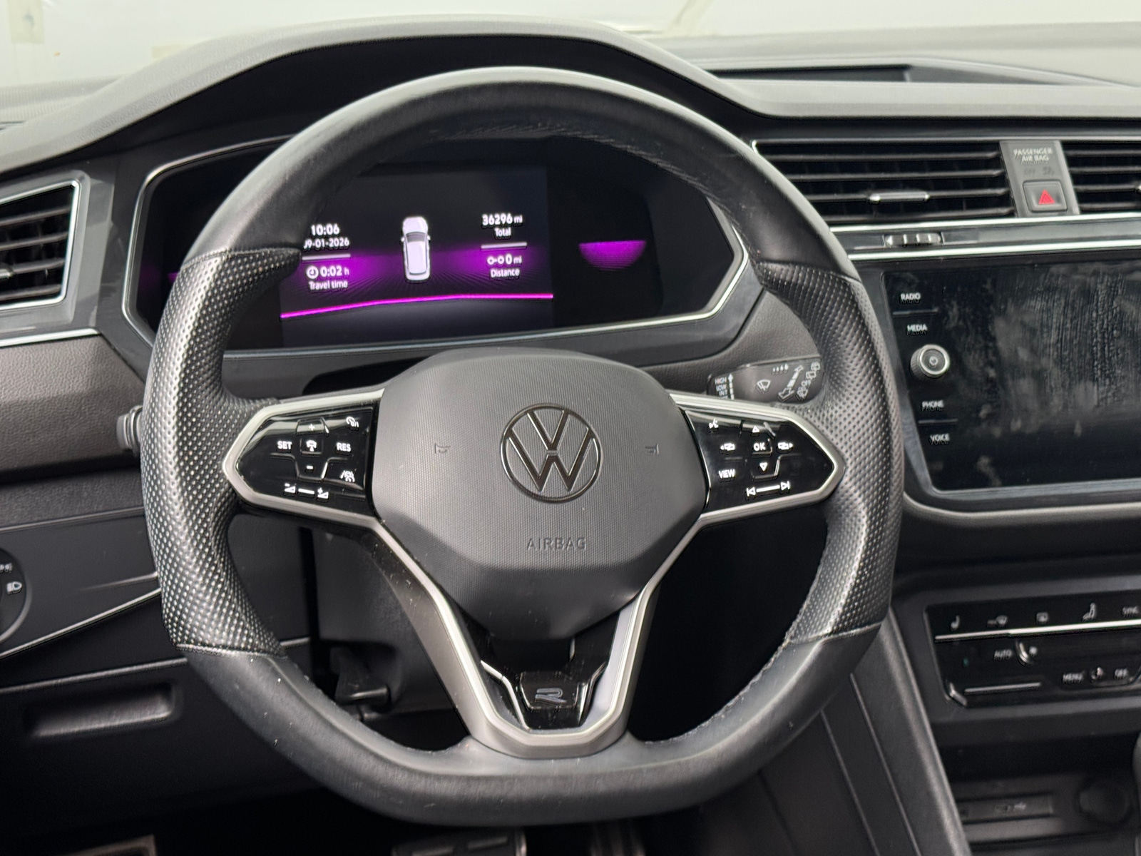 Thumbnail: 2022 Volkswagen Tiguan - 5
