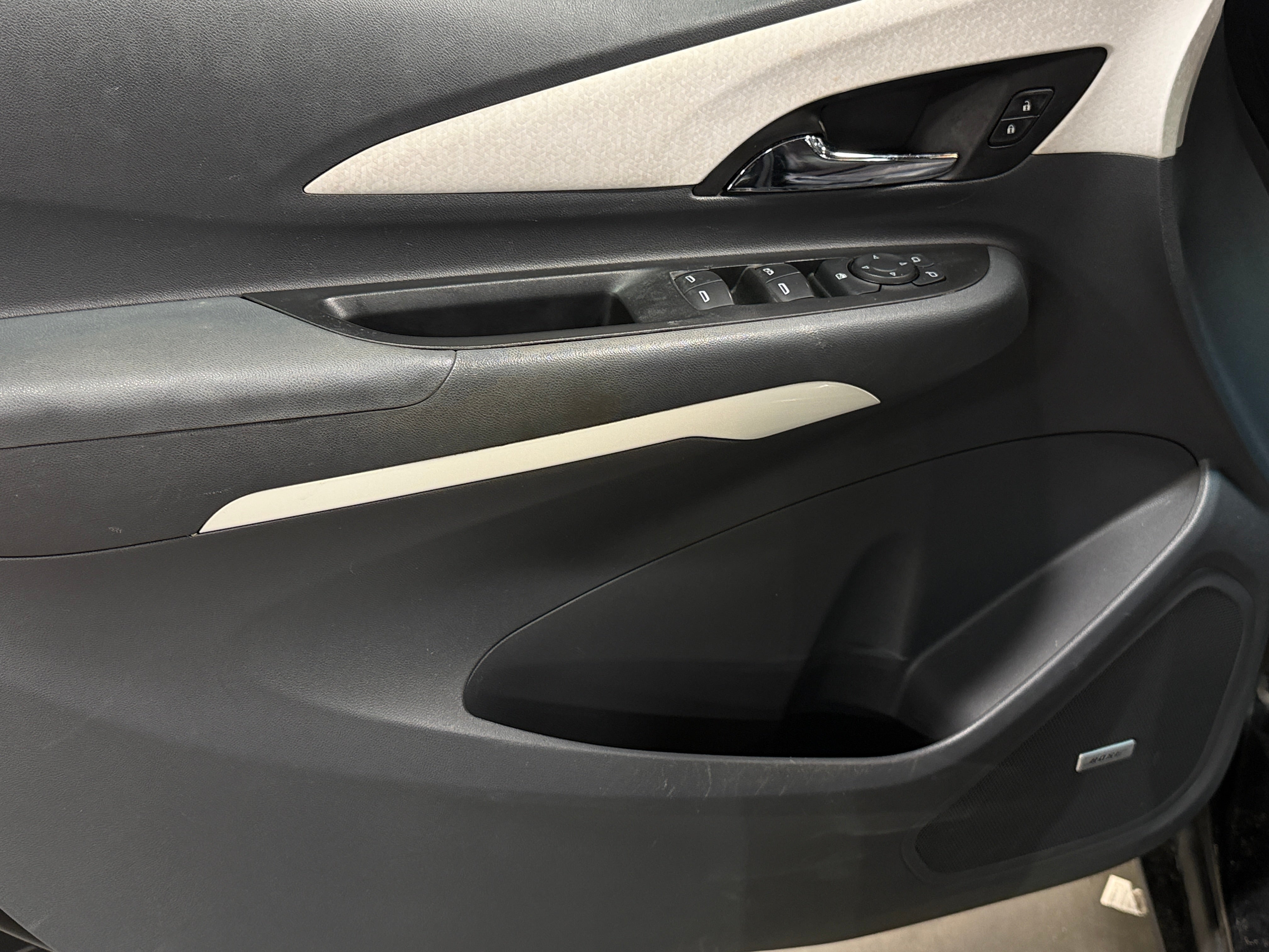 Used 2017 Chevrolet Bolt EV Premier with VIN 1G1FX6S02H4135015 for sale in Pewaukee, WI