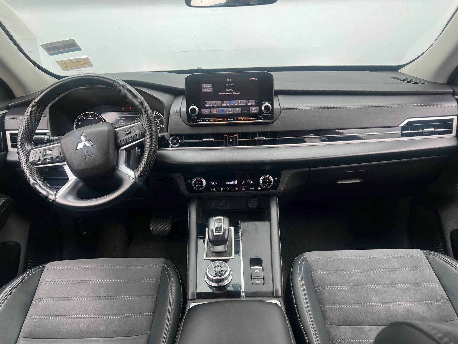 Thumbnail: 2023 Mitsubishi Outlander - 2