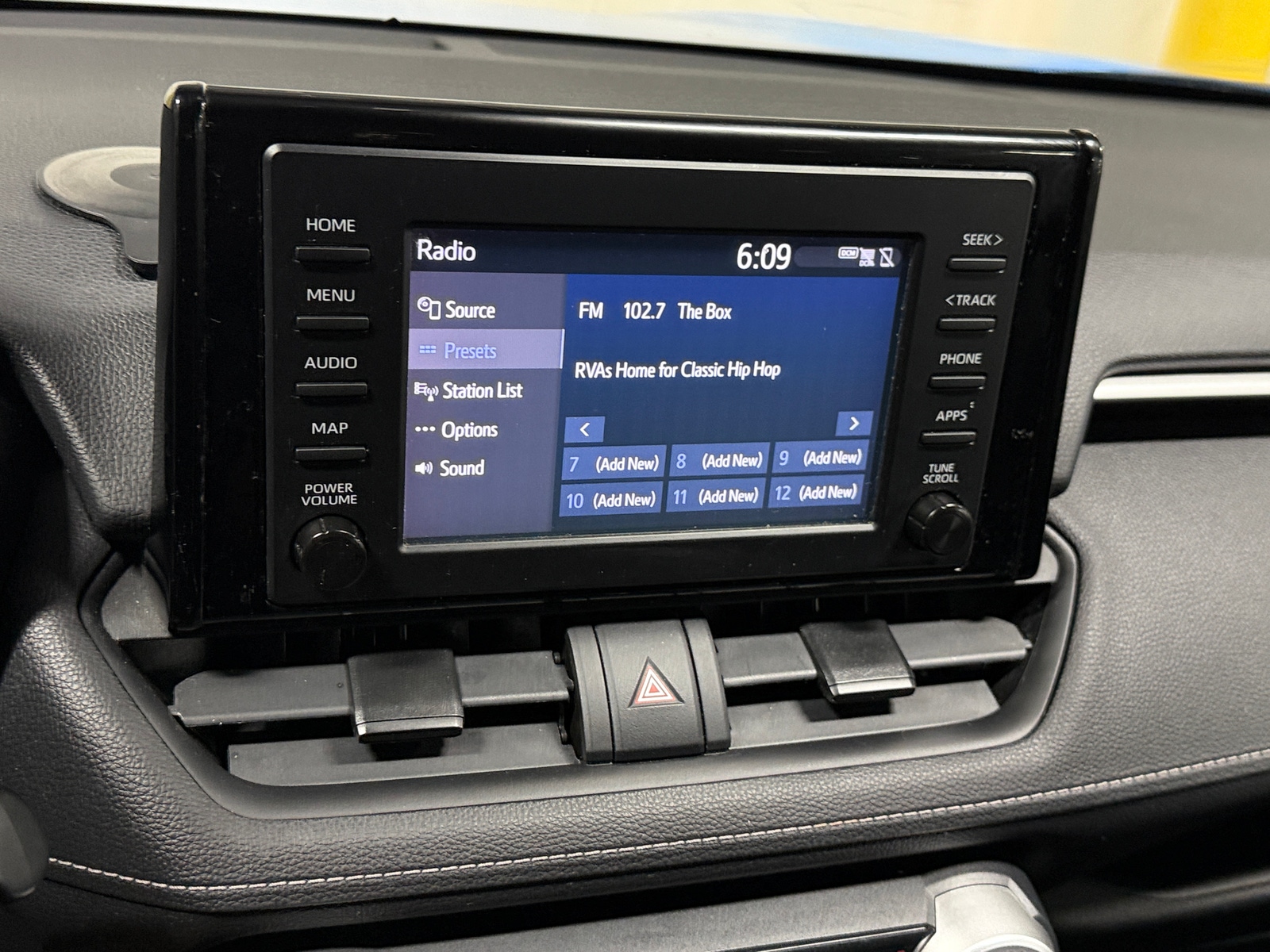 Thumbnail: 2019 Toyota RAV4 - 4