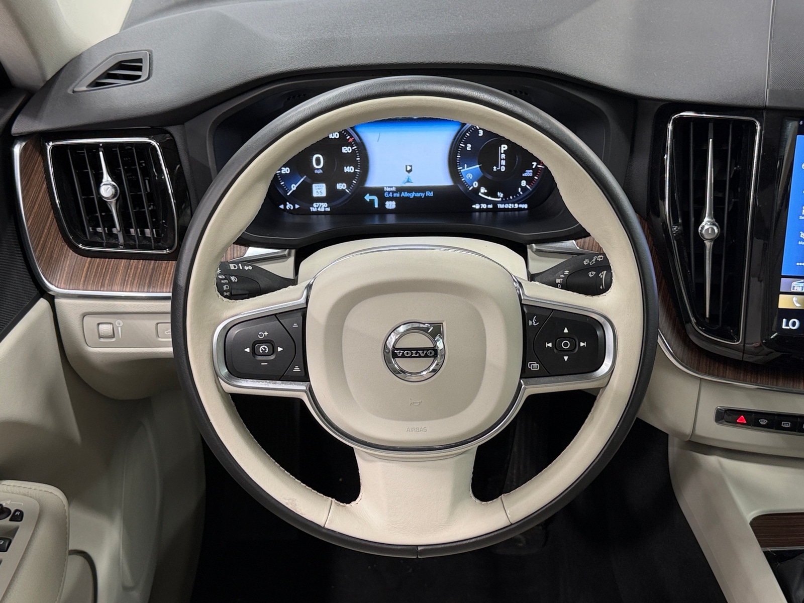 Thumbnail: 2021 Volvo XC60 - 4