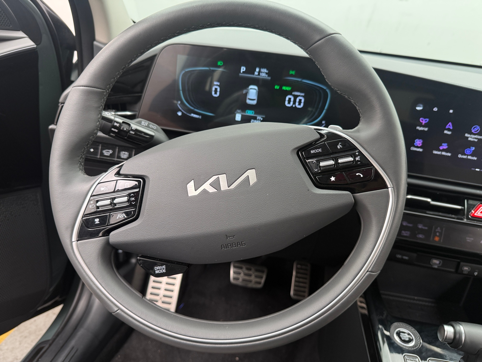 Thumbnail: 2025 Kia Niro - 4