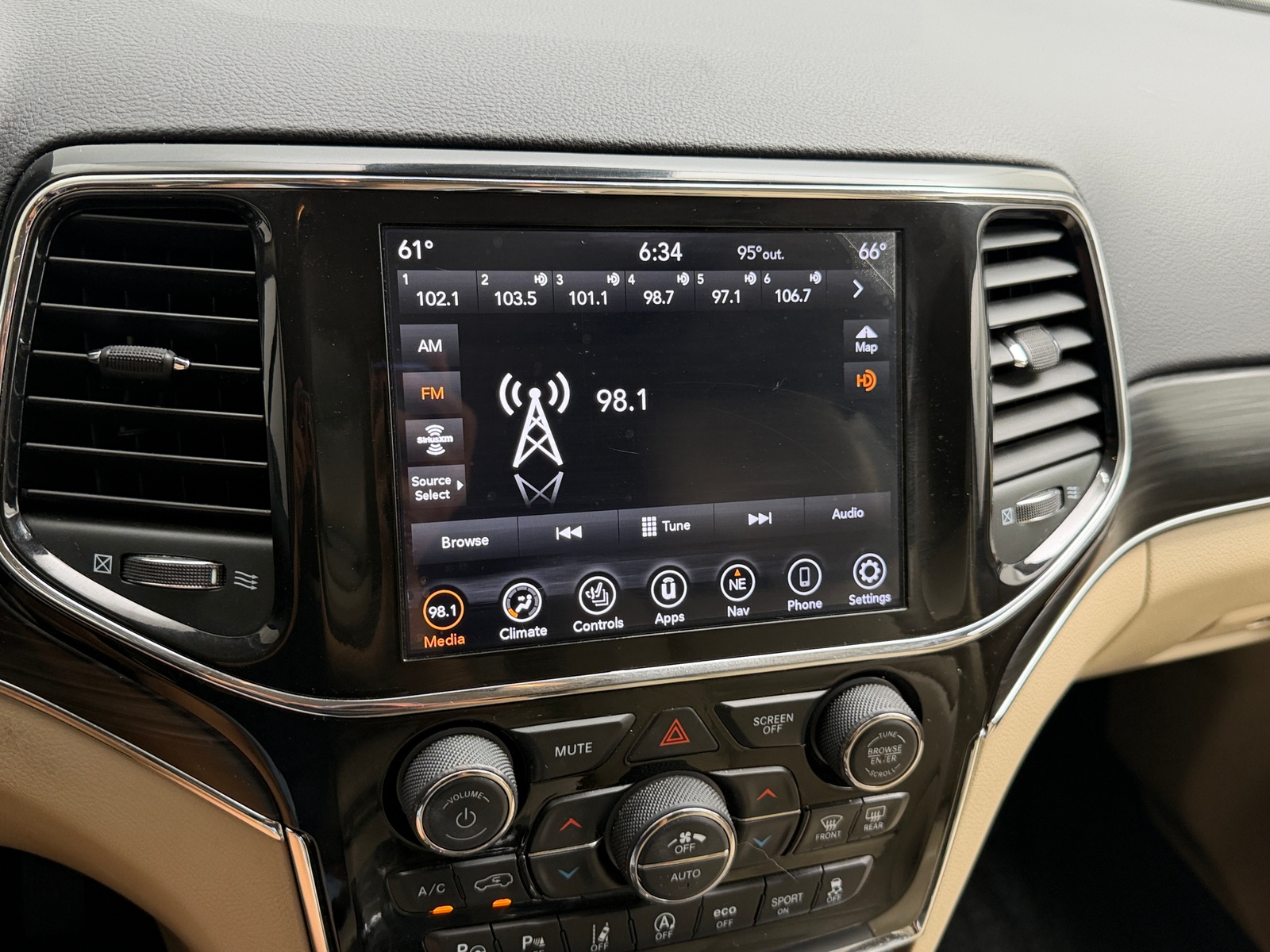 Thumbnail: 2021 Jeep Grand Cherokee - 3
