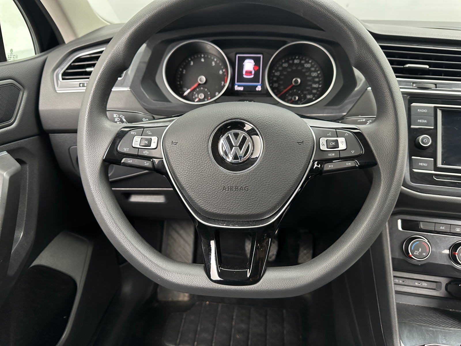 Thumbnail: 2021 Volkswagen Tiguan - 5