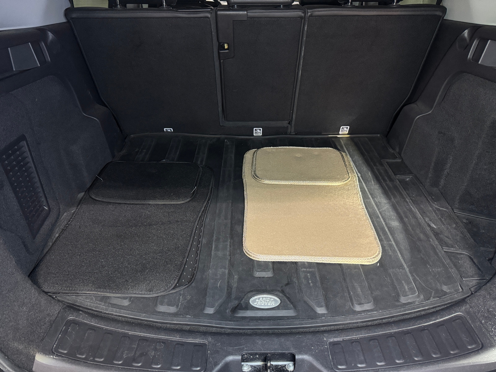 Thumbnail: 2017 Land Rover Discovery Sport - 6