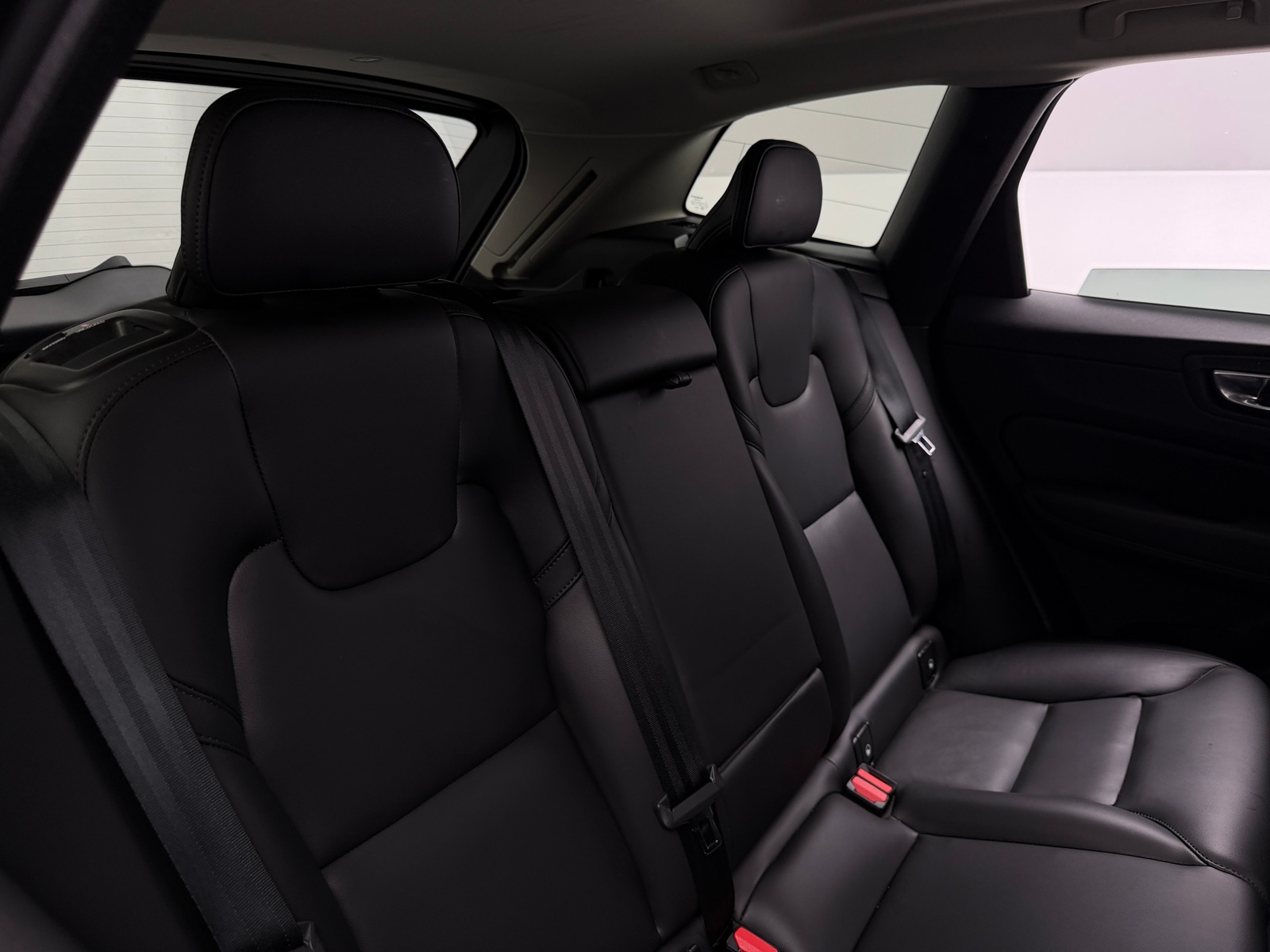 Thumbnail: 2025 Volvo XC60 - 5