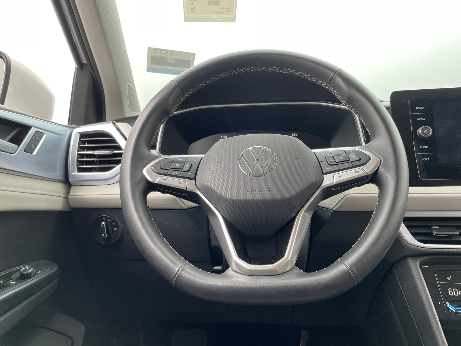 Thumbnail: 2025 Volkswagen Taos - 4