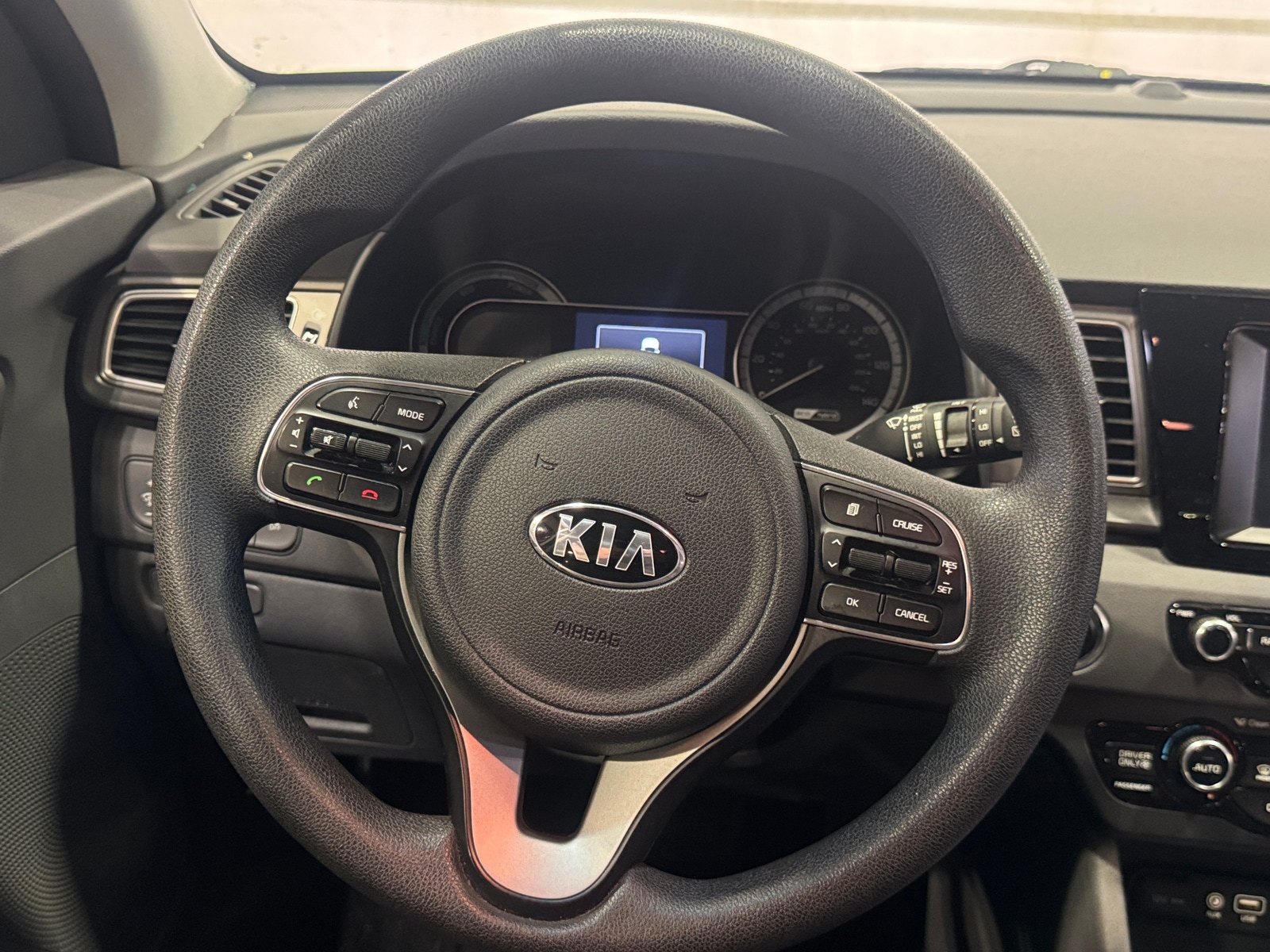 Thumbnail: 2017 Kia Niro - 5