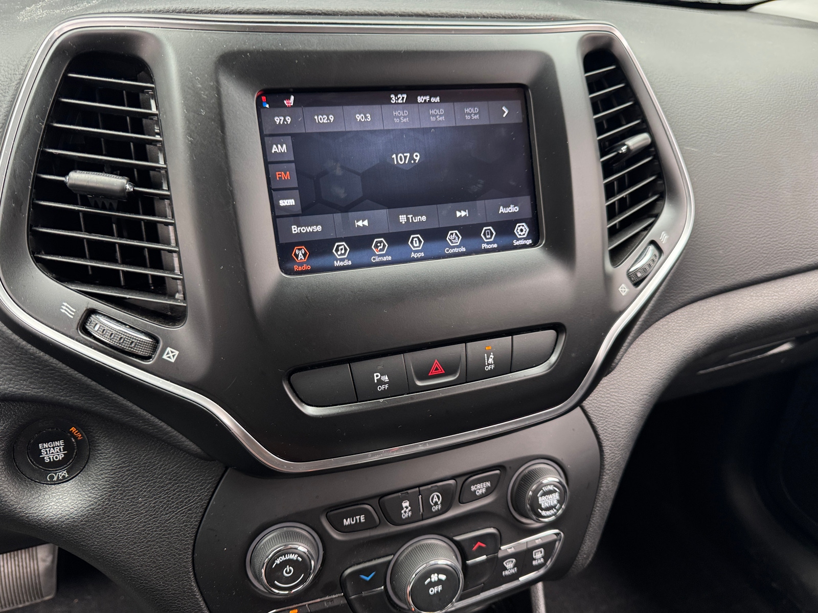 Thumbnail: 2021 Jeep Cherokee - 3