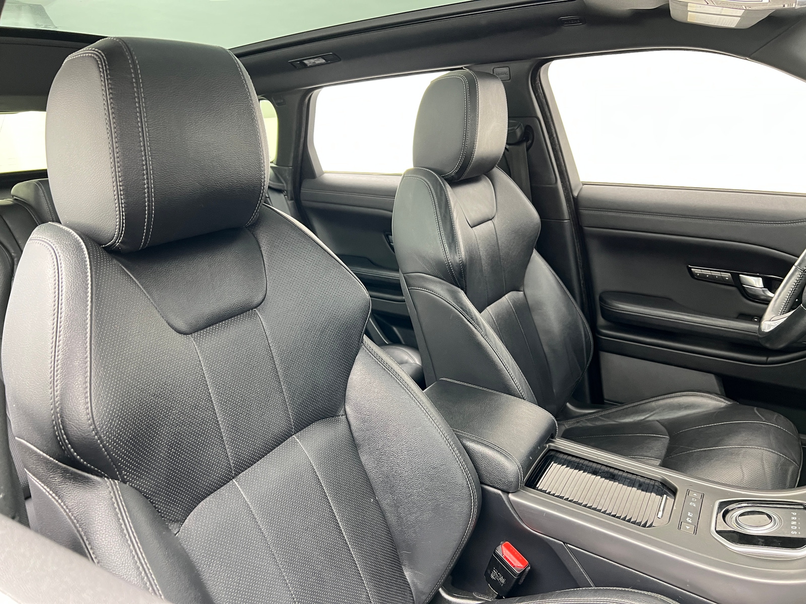 Thumbnail: 2018 Land Rover Range Rover Evoque - 2