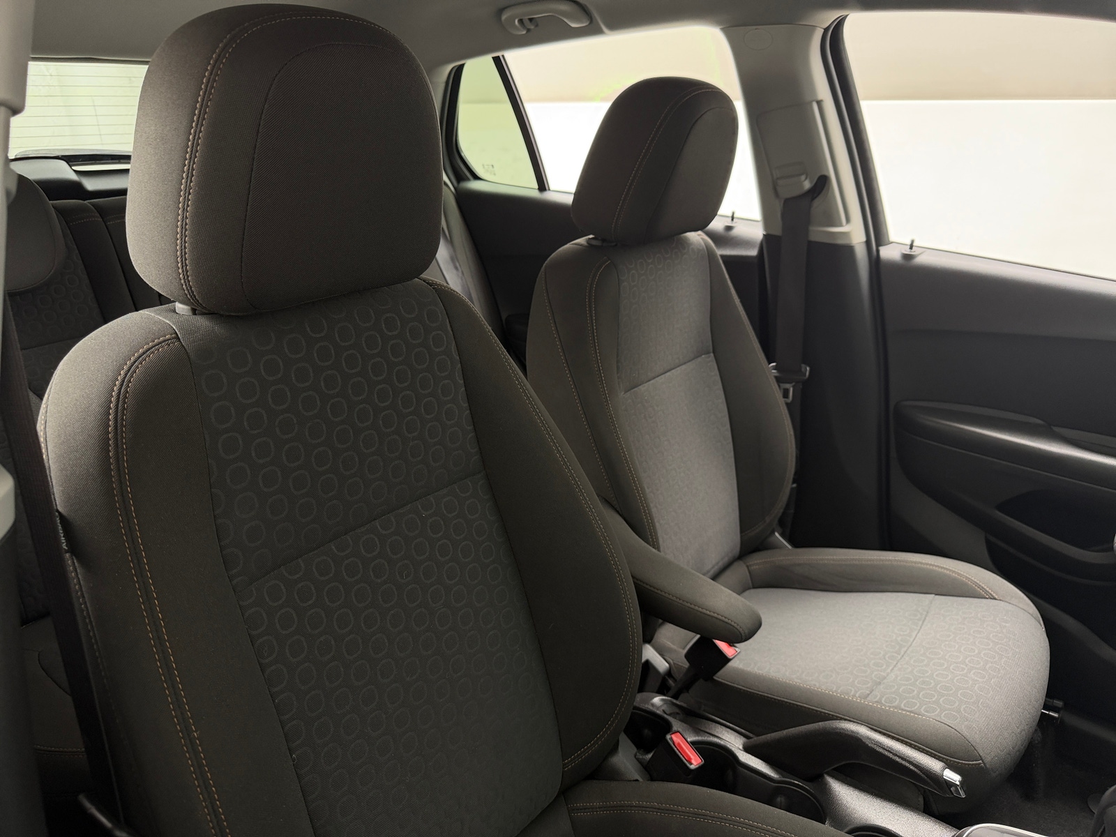 Thumbnail: 2022 Chevrolet Trax - 2