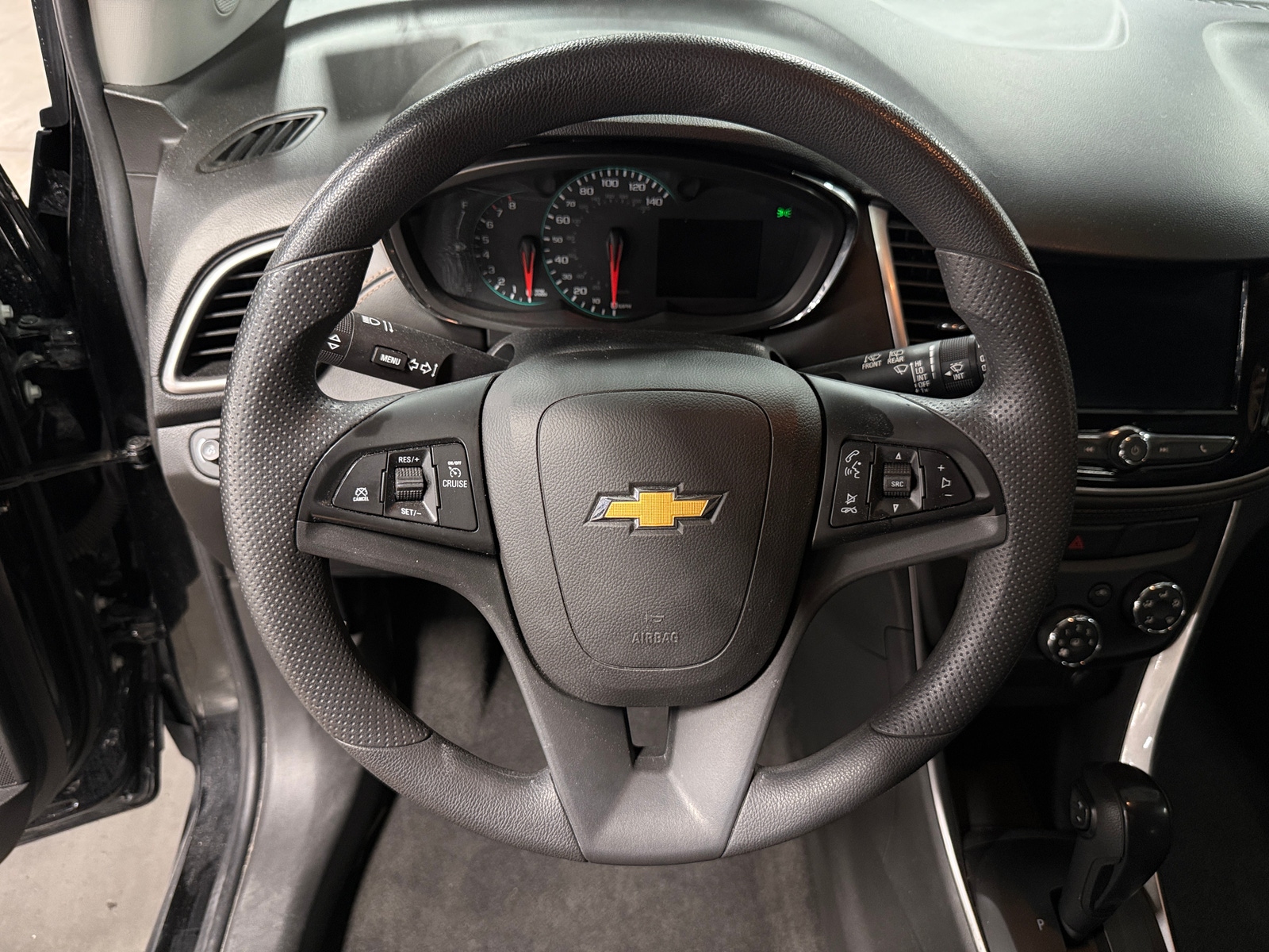Thumbnail: 2022 Chevrolet Trax - 5