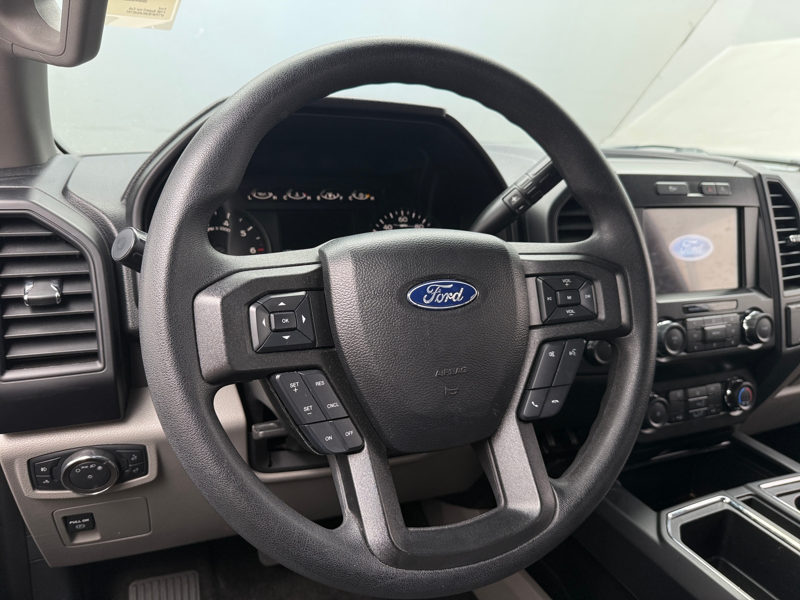 Thumbnail: 2020 Ford Econoline - 5
