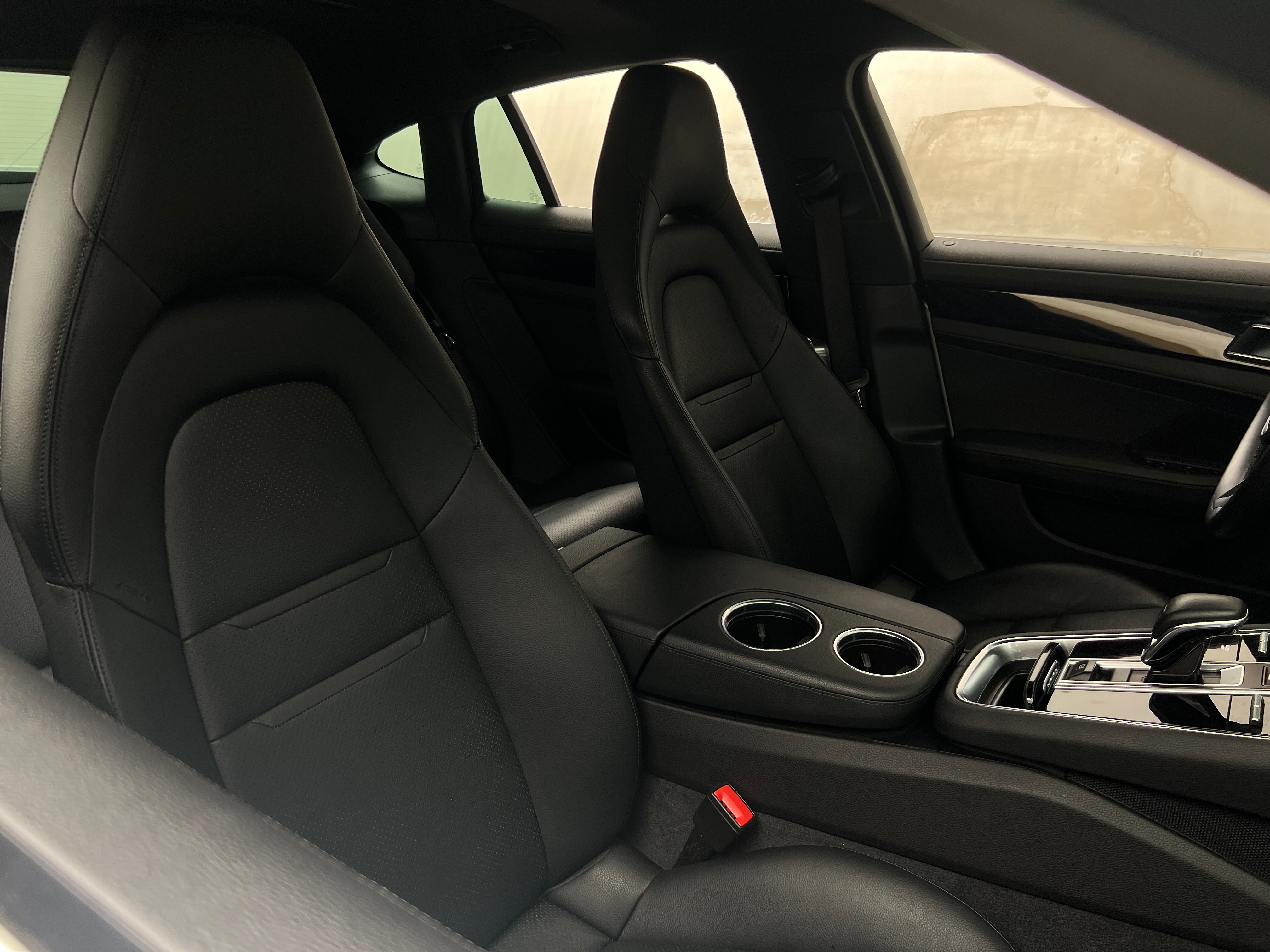 2022 Porsche Panamera S