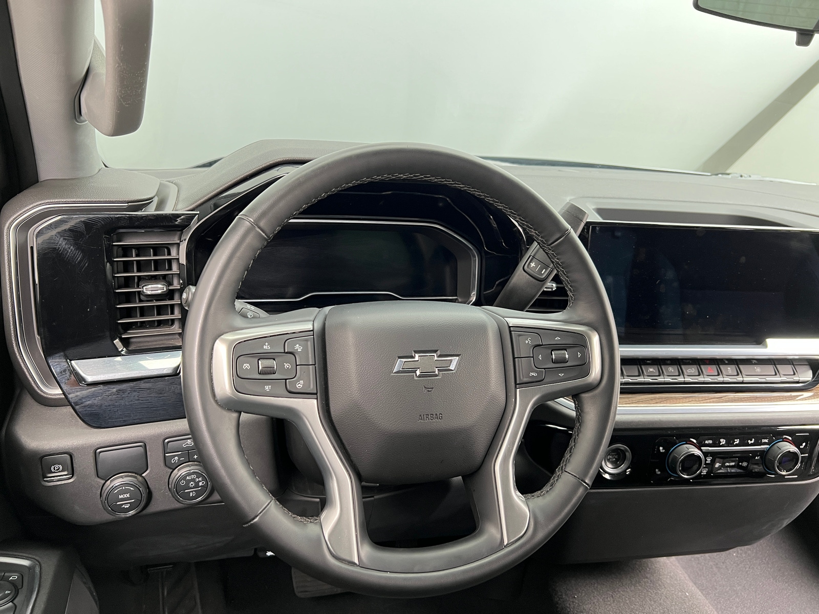 Thumbnail: 2024 Chevrolet Silverado 1500 - 5