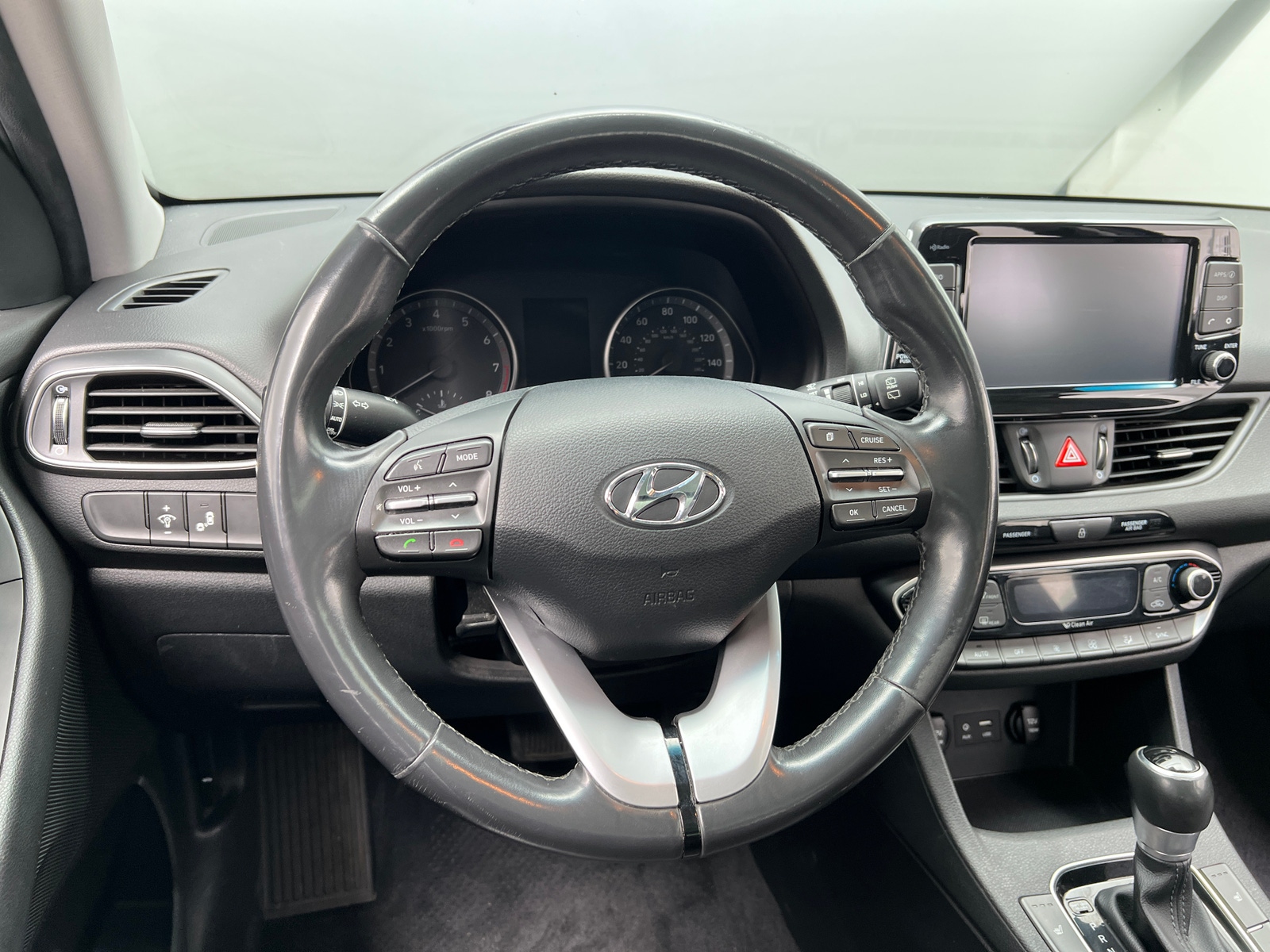 Thumbnail: 2020 Hyundai Elantra - 4