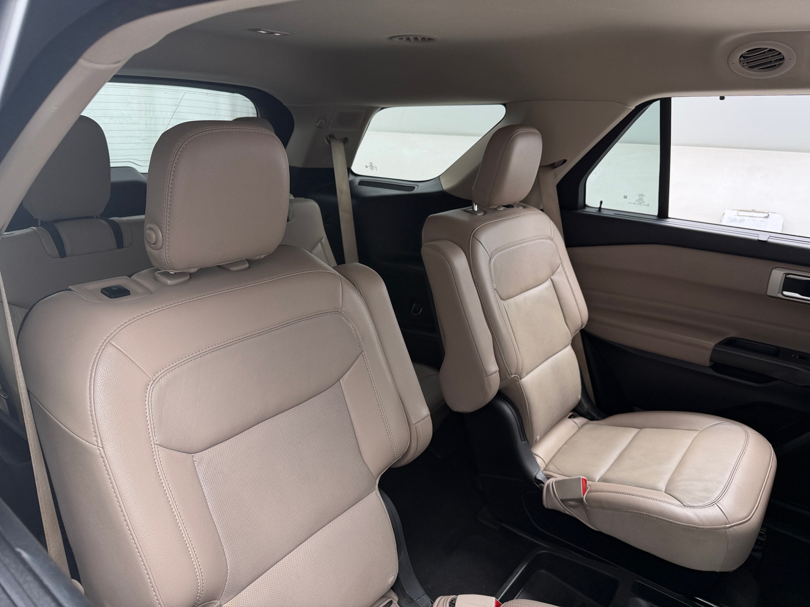 Thumbnail: 2020 Ford Explorer - 5