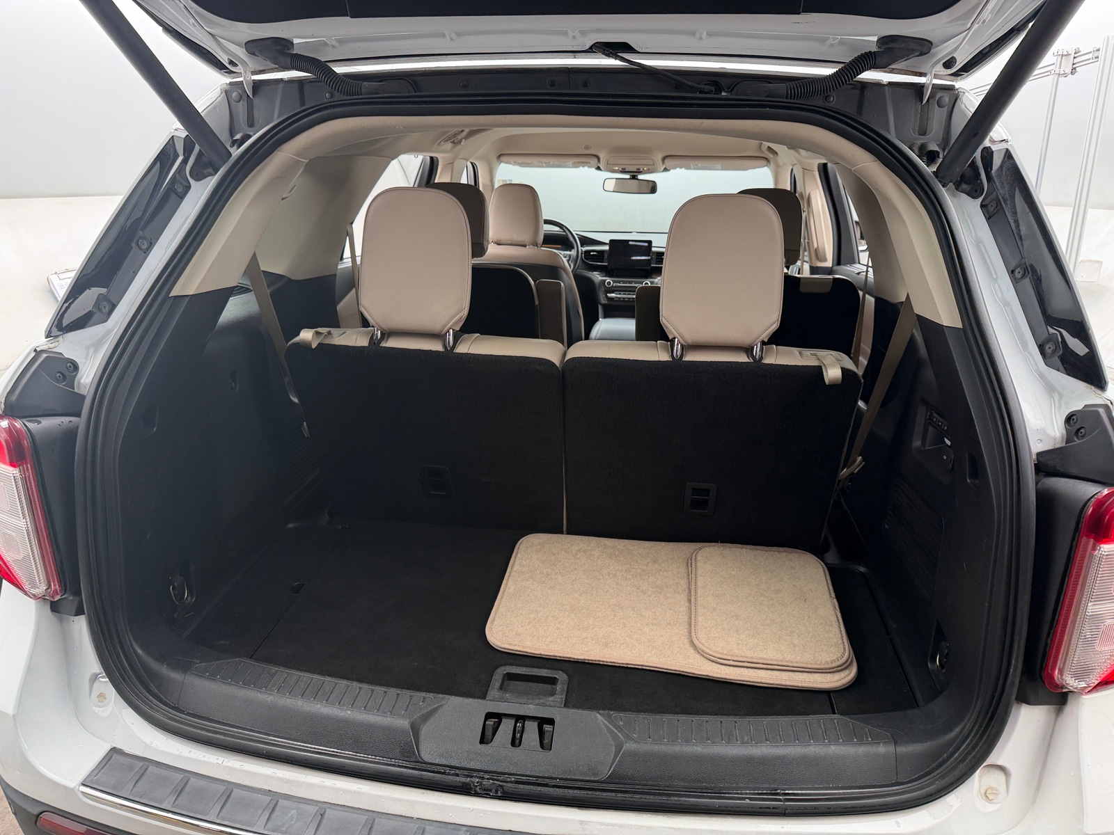 Thumbnail: 2020 Ford Explorer - 6