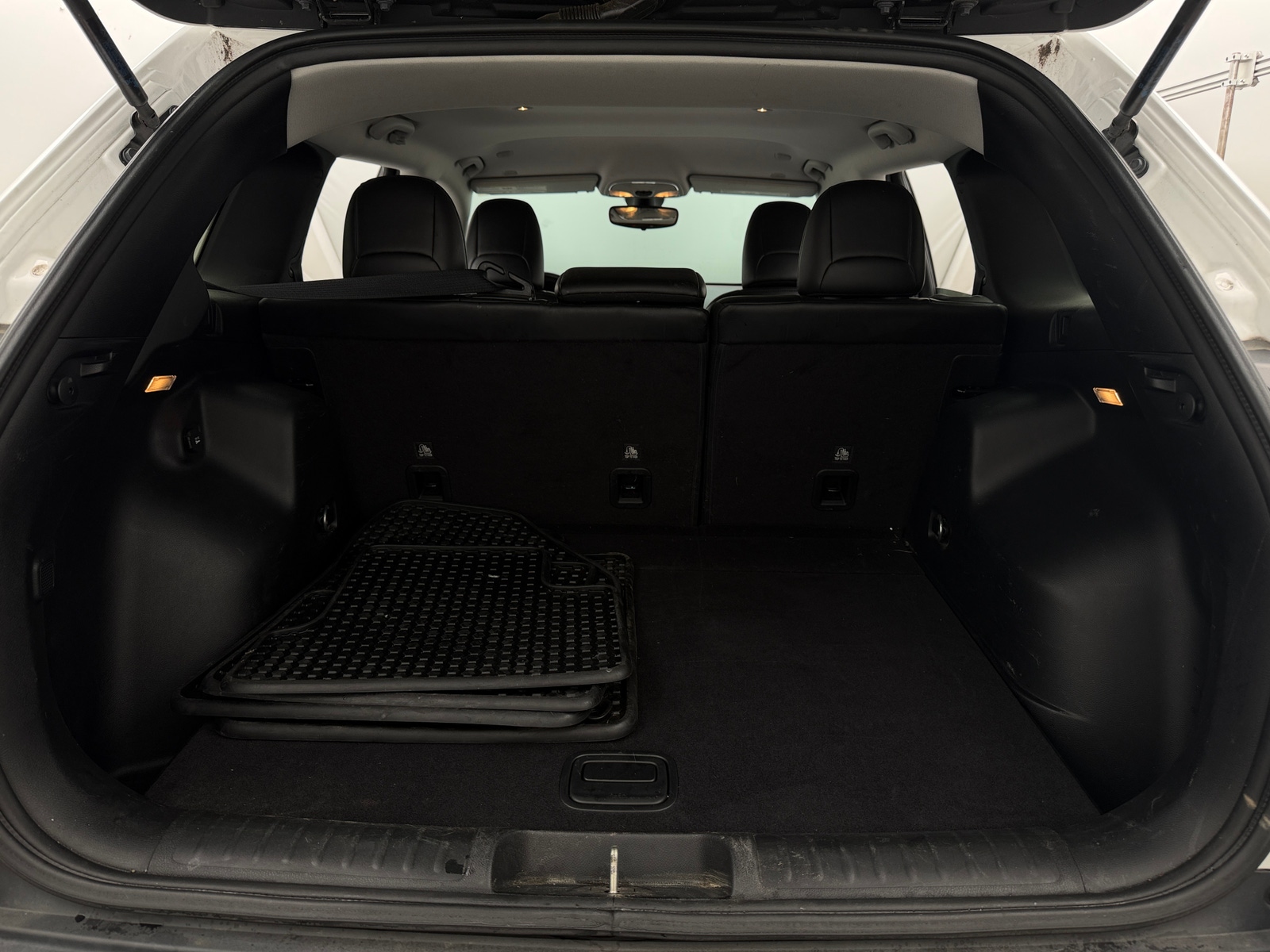 Thumbnail: 2019 Jeep Cherokee - 7