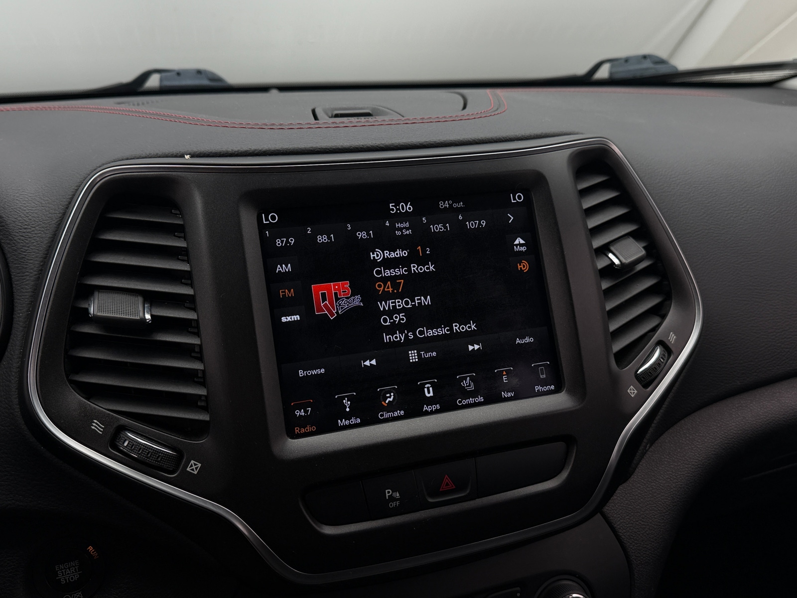 Thumbnail: 2019 Jeep Cherokee - 4