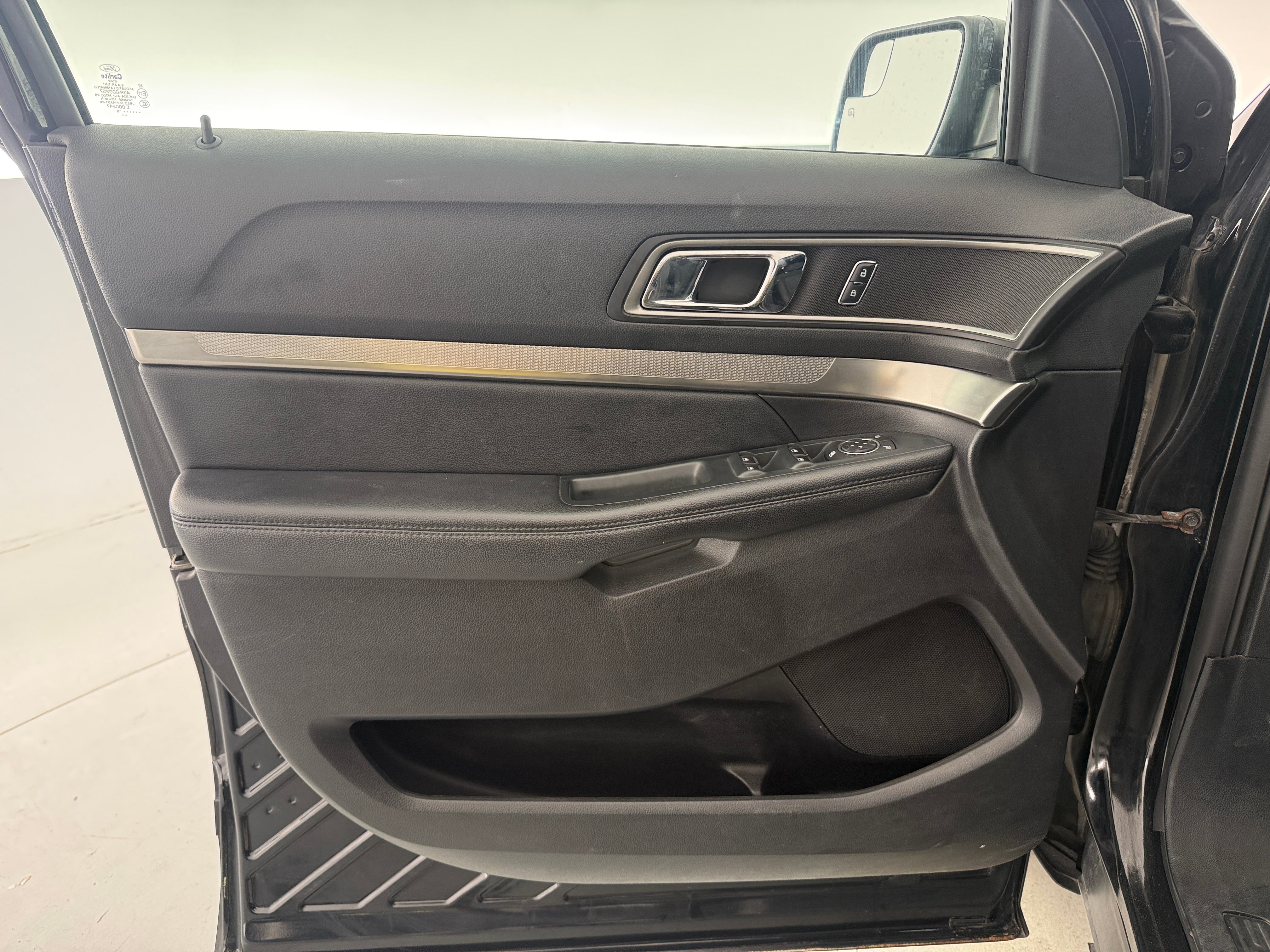 2018 Ford Explorer XLT - Photo 2