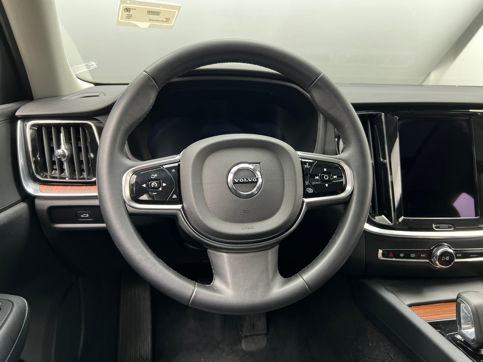 Thumbnail: 2024 Volvo S60 - 4
