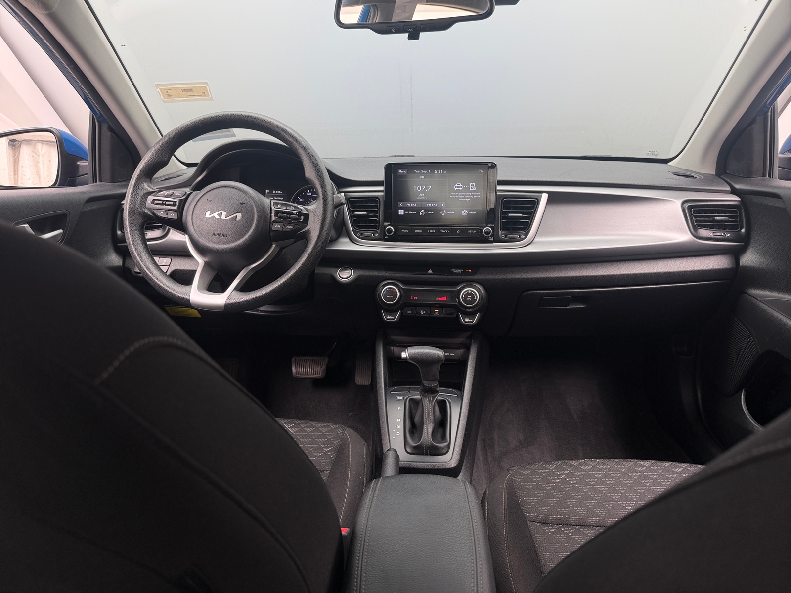 Thumbnail: 2022 Kia Rio - 3
