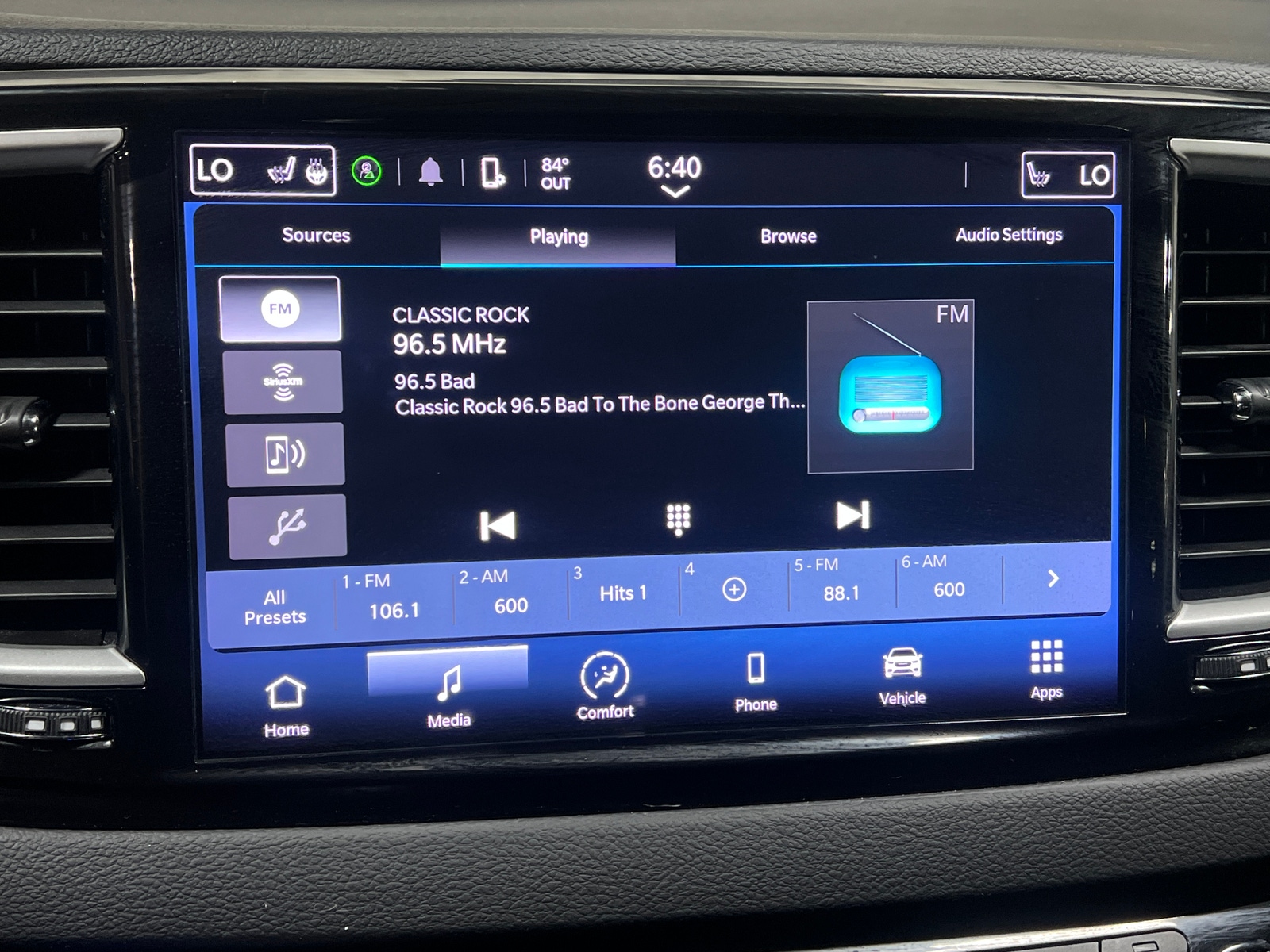 Thumbnail: 2024 Chrysler Pacifica - 3