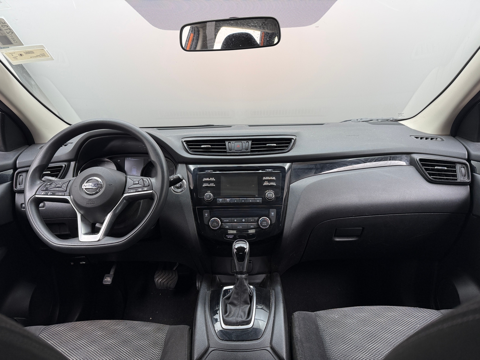 Thumbnail: 2017 Nissan Rogue Sport - 3
