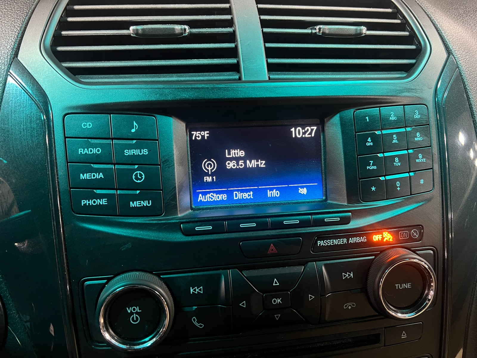Thumbnail: 2016 Ford Explorer - 4