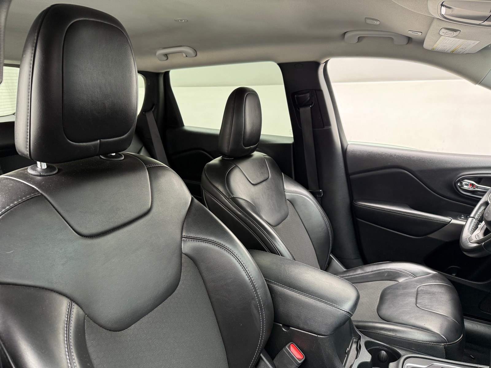 Thumbnail: 2019 Jeep Cherokee - 2