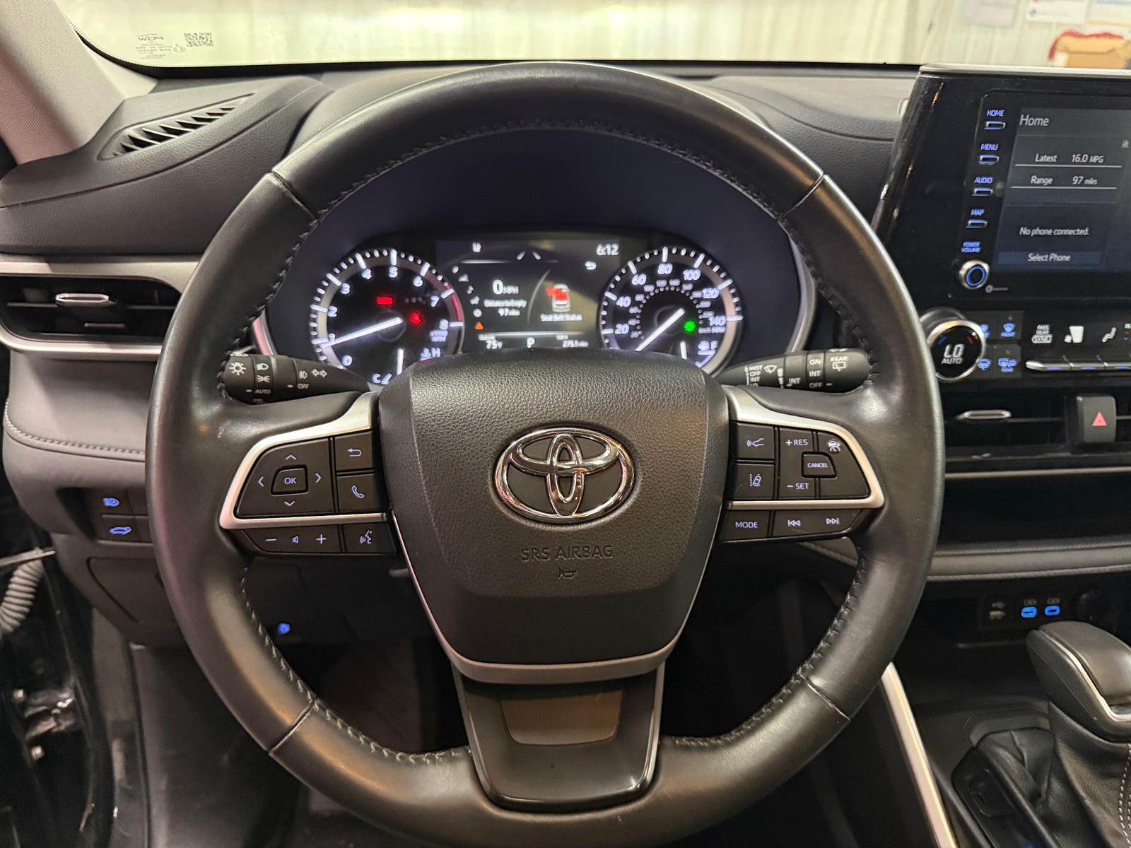 Thumbnail: 2022 Toyota Highlander - 4
