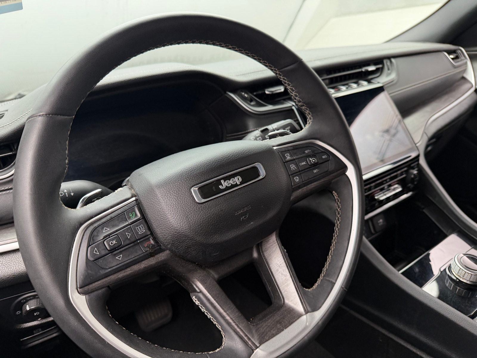 Thumbnail: 2024 Jeep Grand Cherokee L - 4