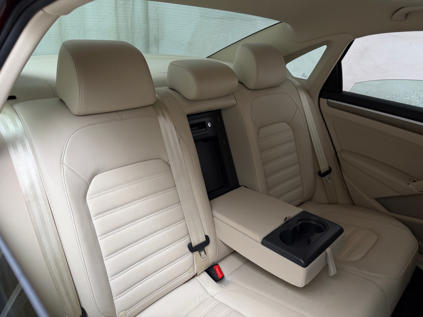 Thumbnail: 2016 Volkswagen Passat - 6