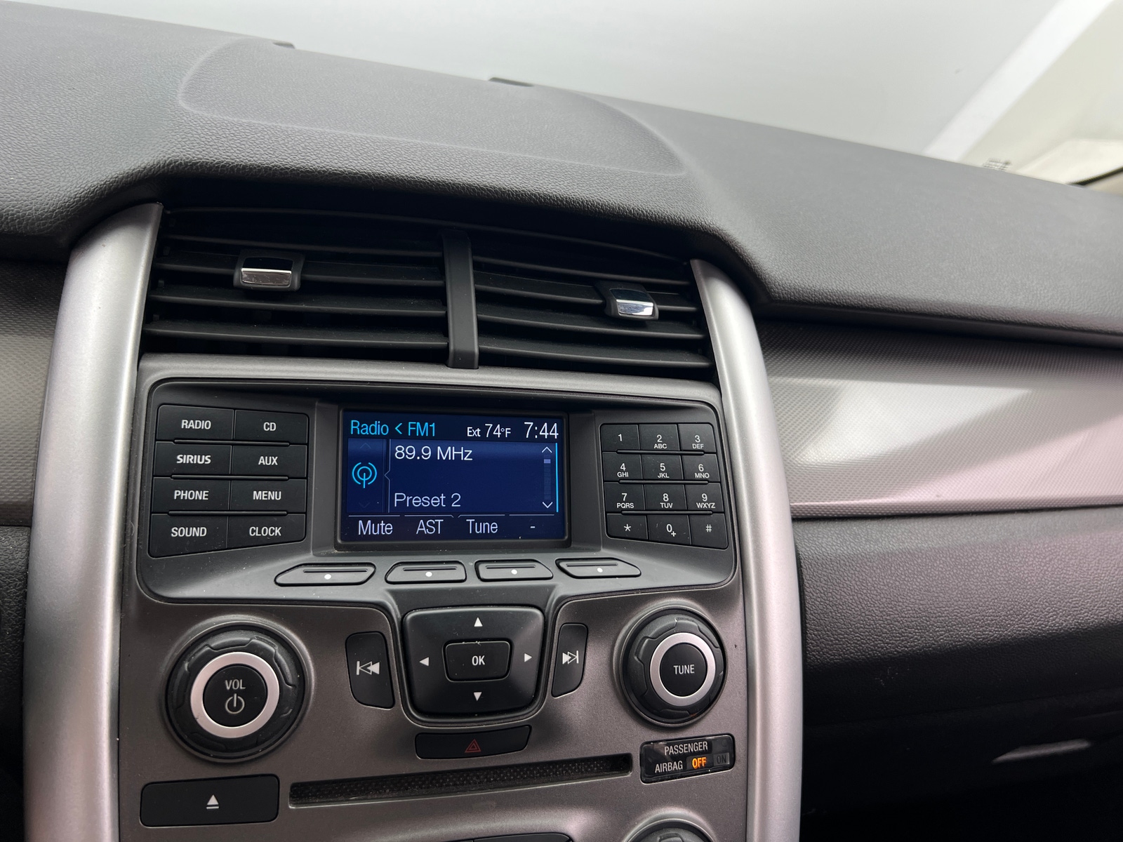 Thumbnail: 2012 Ford Edge - 3