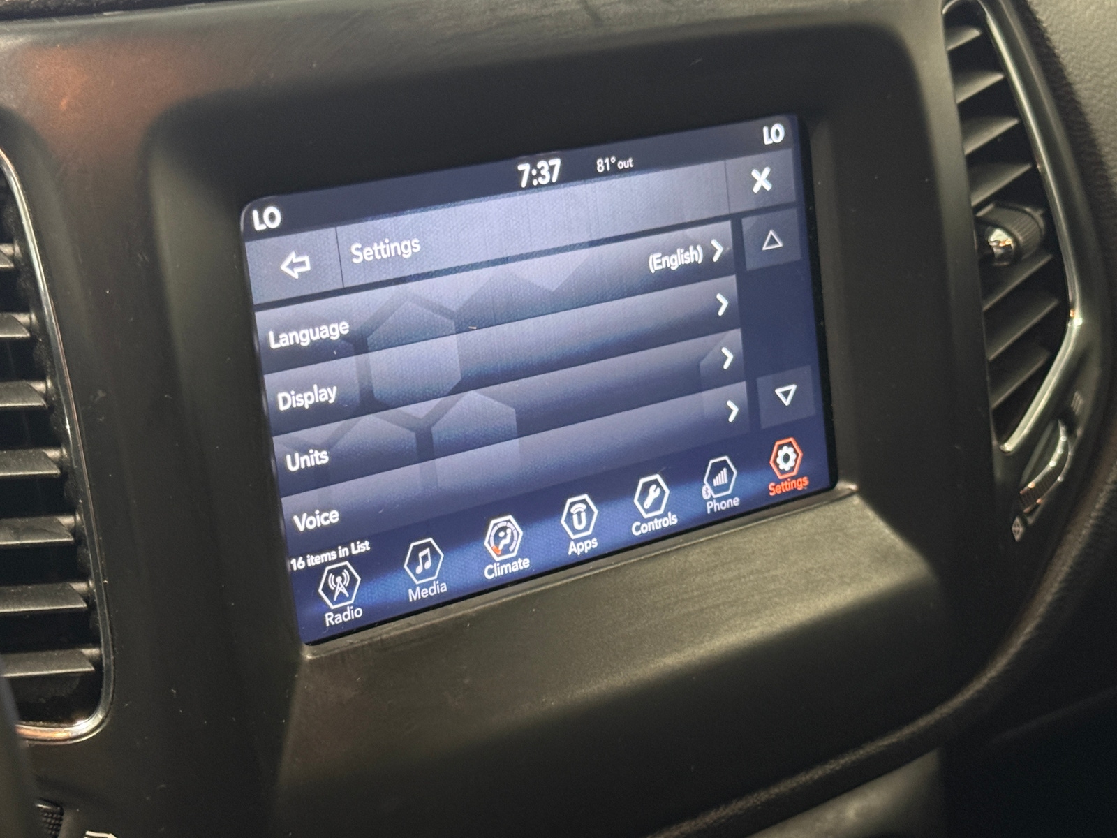 Thumbnail: 2017 Jeep Compass - 4
